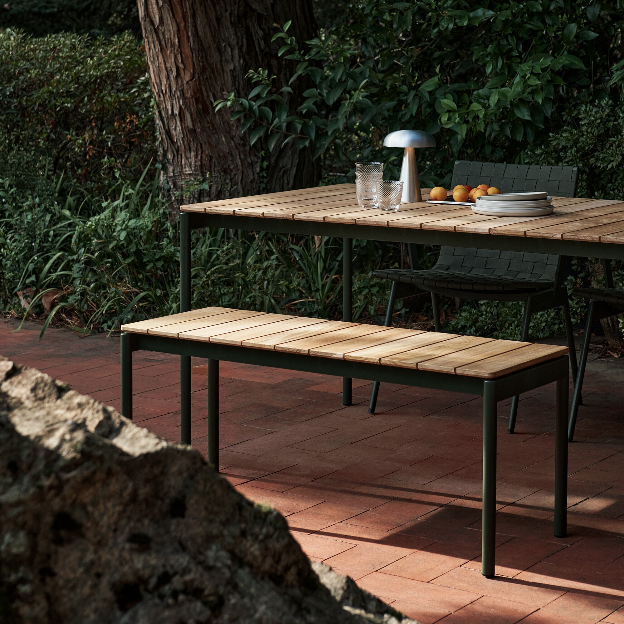 Ville AV26 Garden Table L