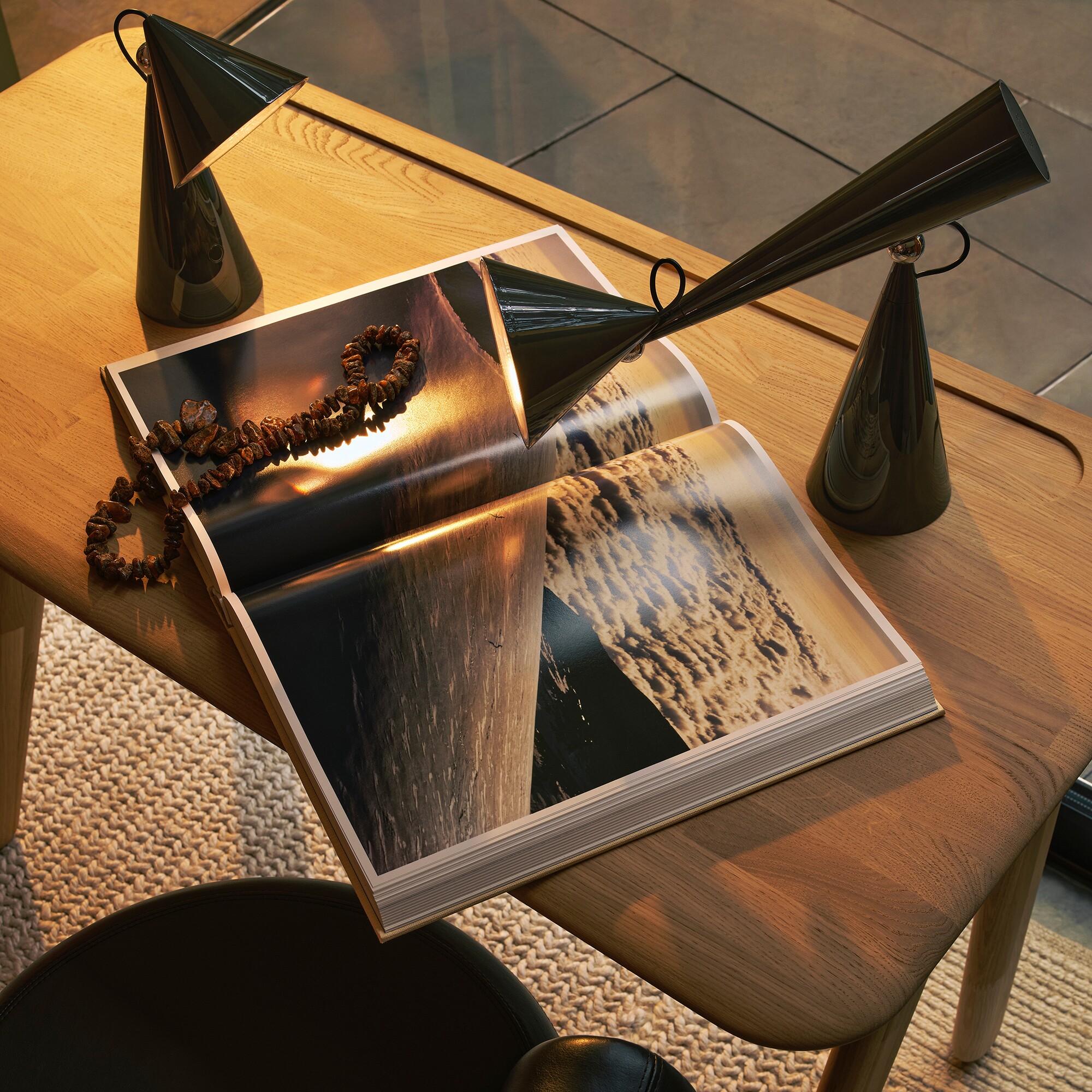 Pose LED Table Lamp with Battery