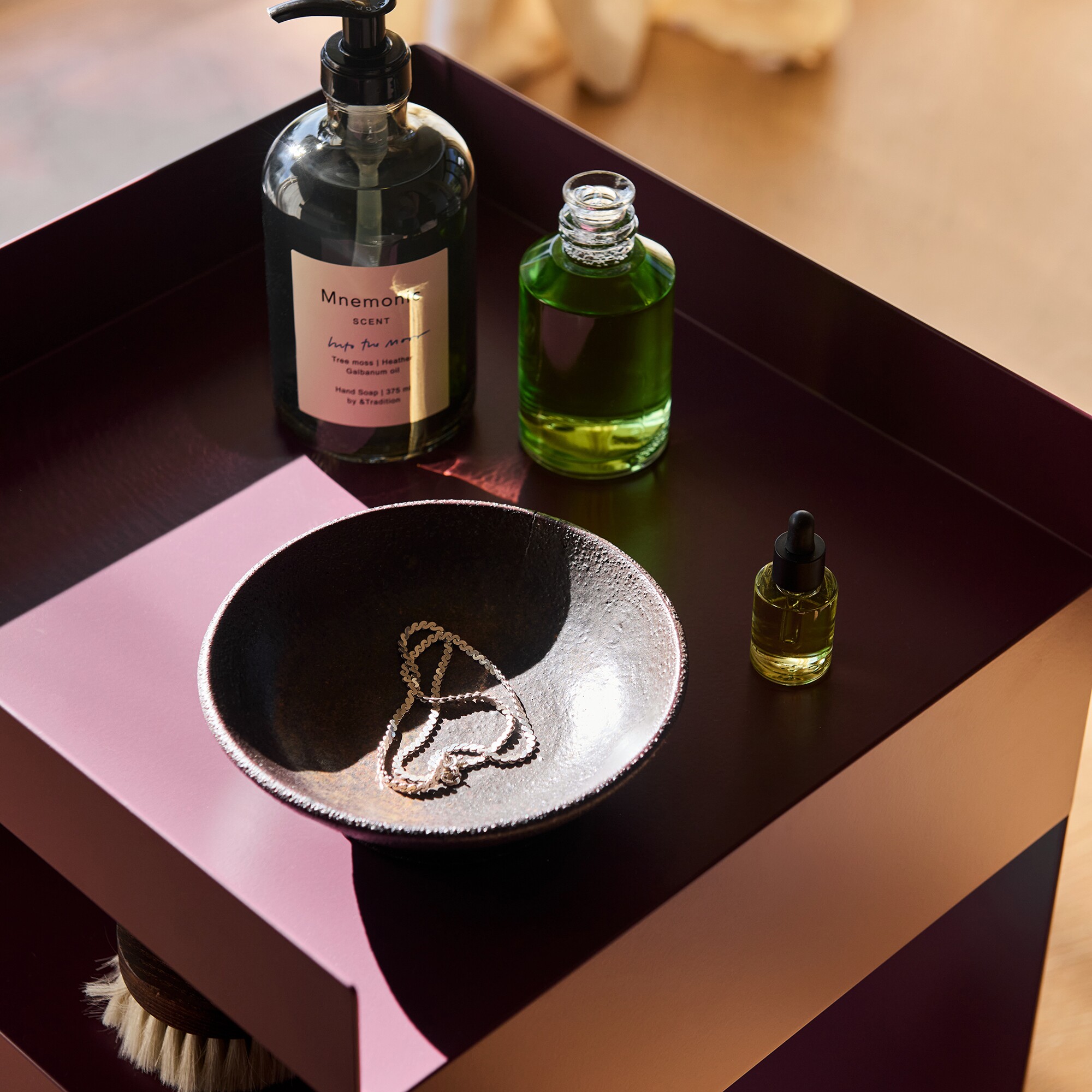 Rotate SC73 Side Table with Wheels