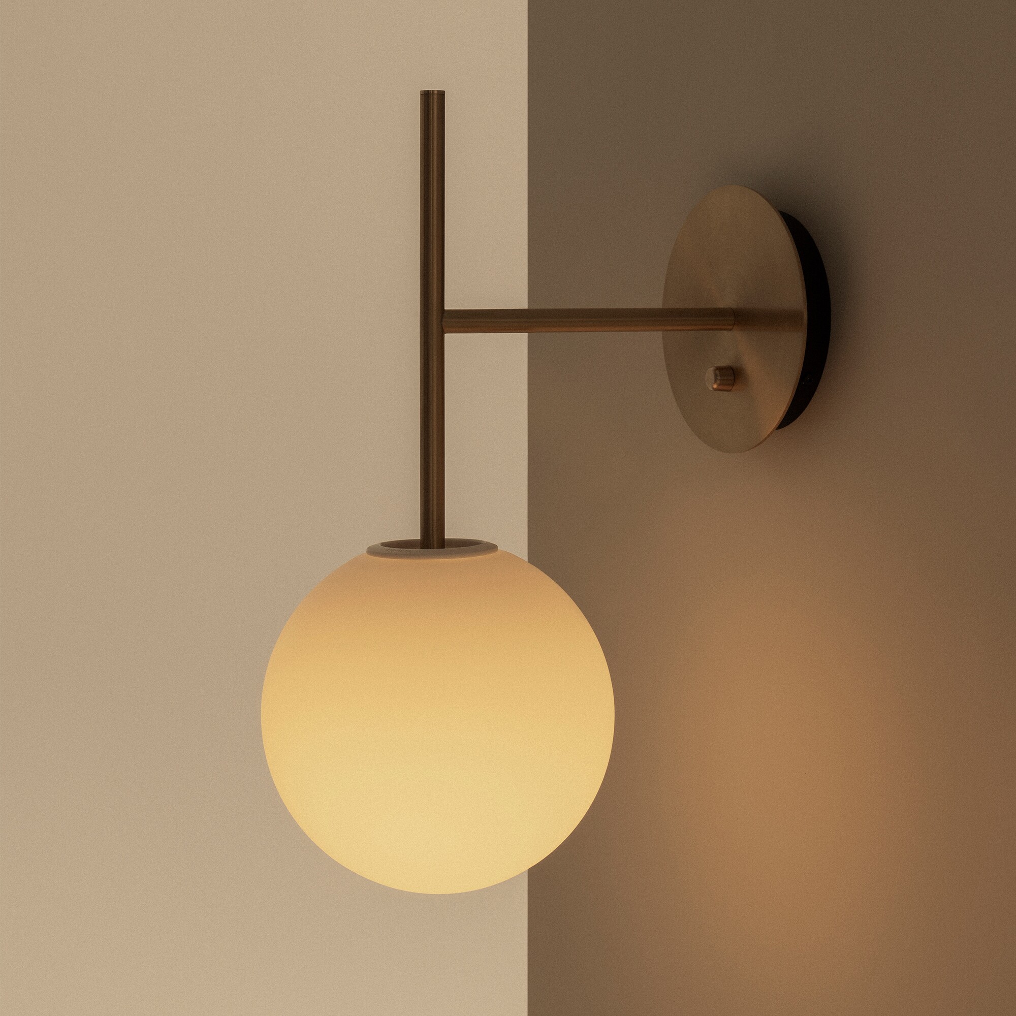 TR Bulb Wall Lamp