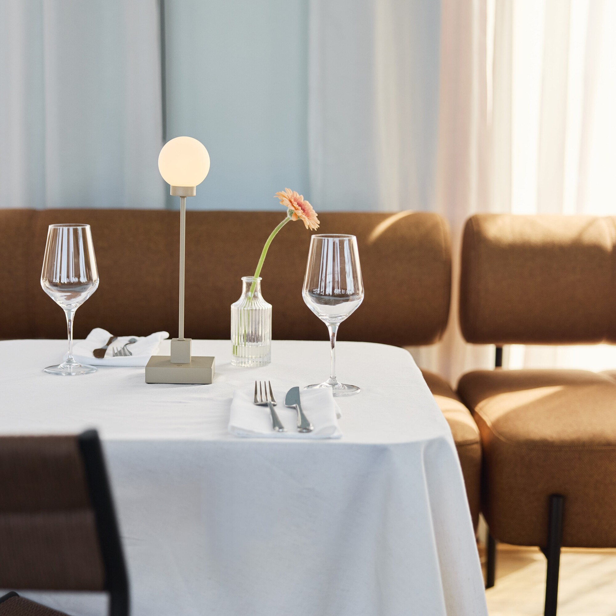 Snowball LED Table Lamp with Battery