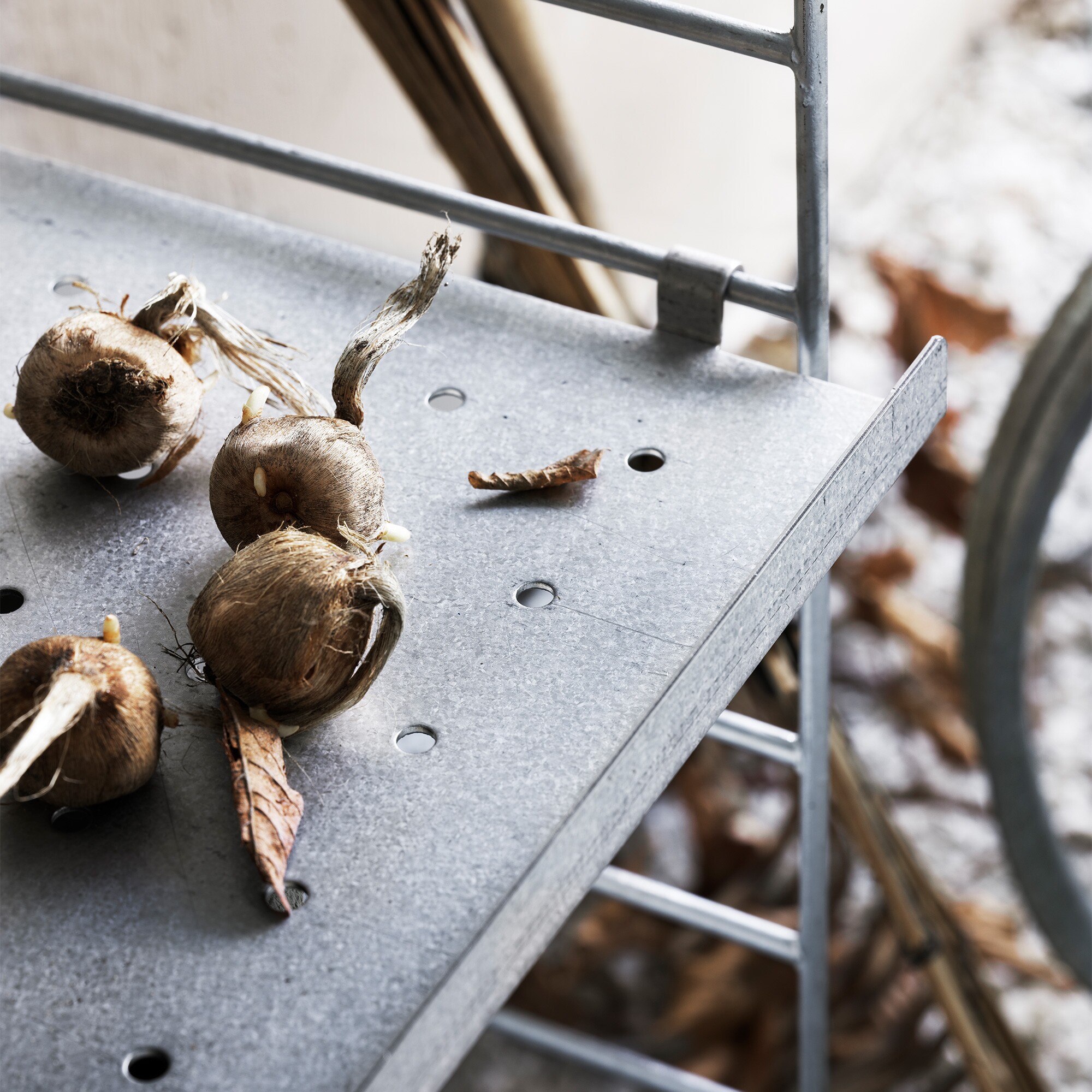 String System Outdoor Shelf Low Edge 50x30cm