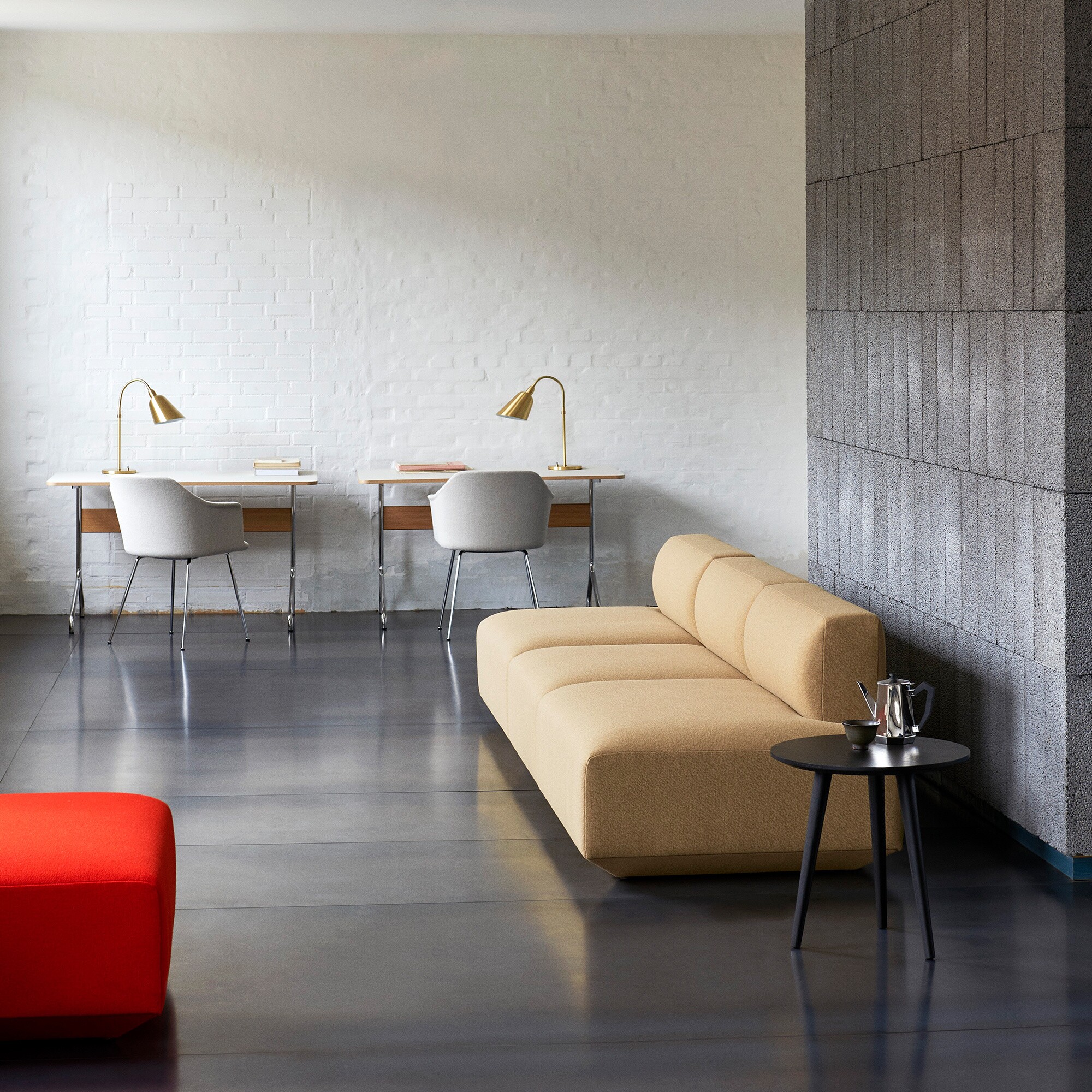 Pavilion AV16 Desk Frame Chrome