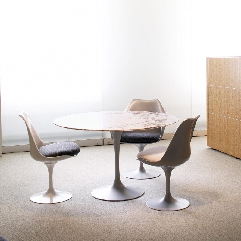 Tulip Eero Saarinen Chair Swivelling