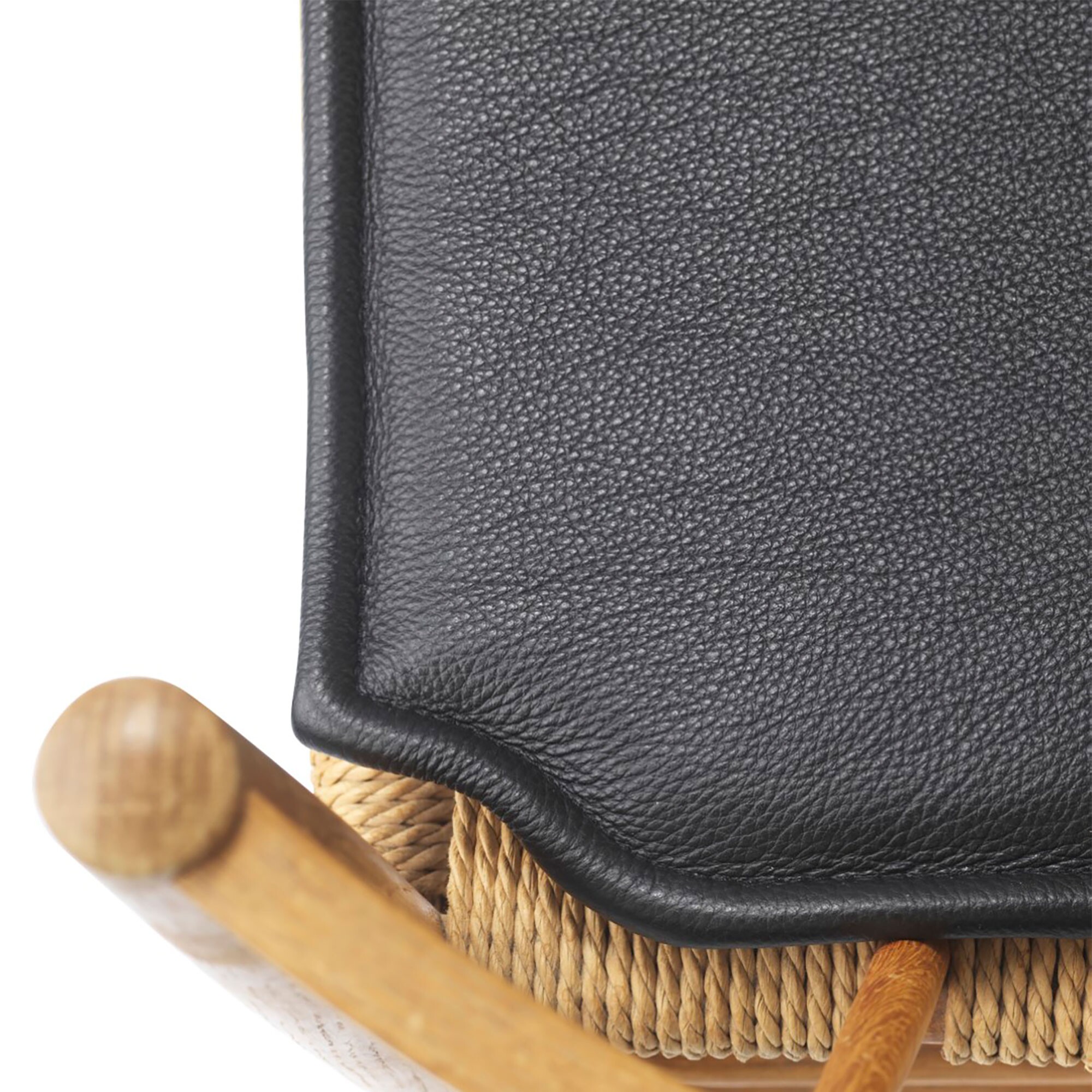 R5 Nøje Seat Cushion for J82 Lounge Armchair