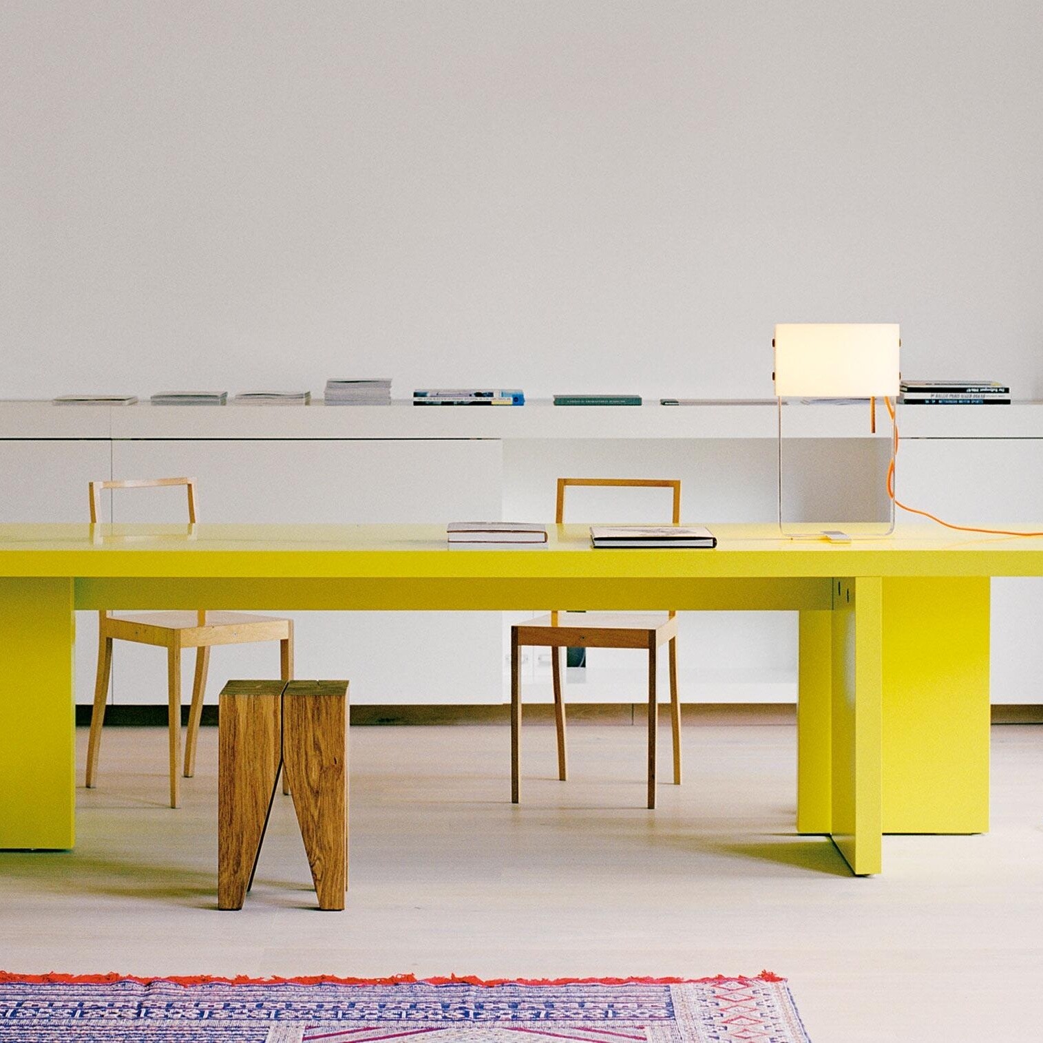 ST04 Backenzahn Stool