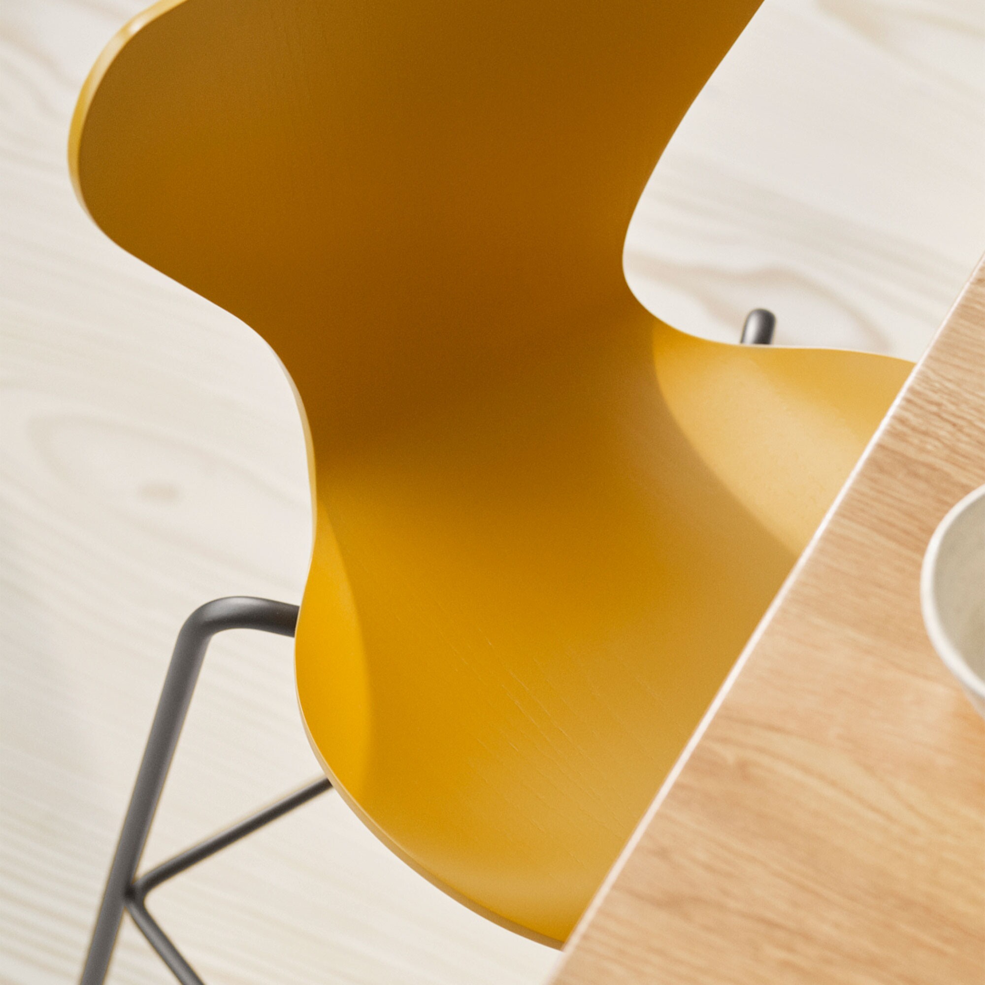 Serie 7™ Junior Chair Brown Bronze