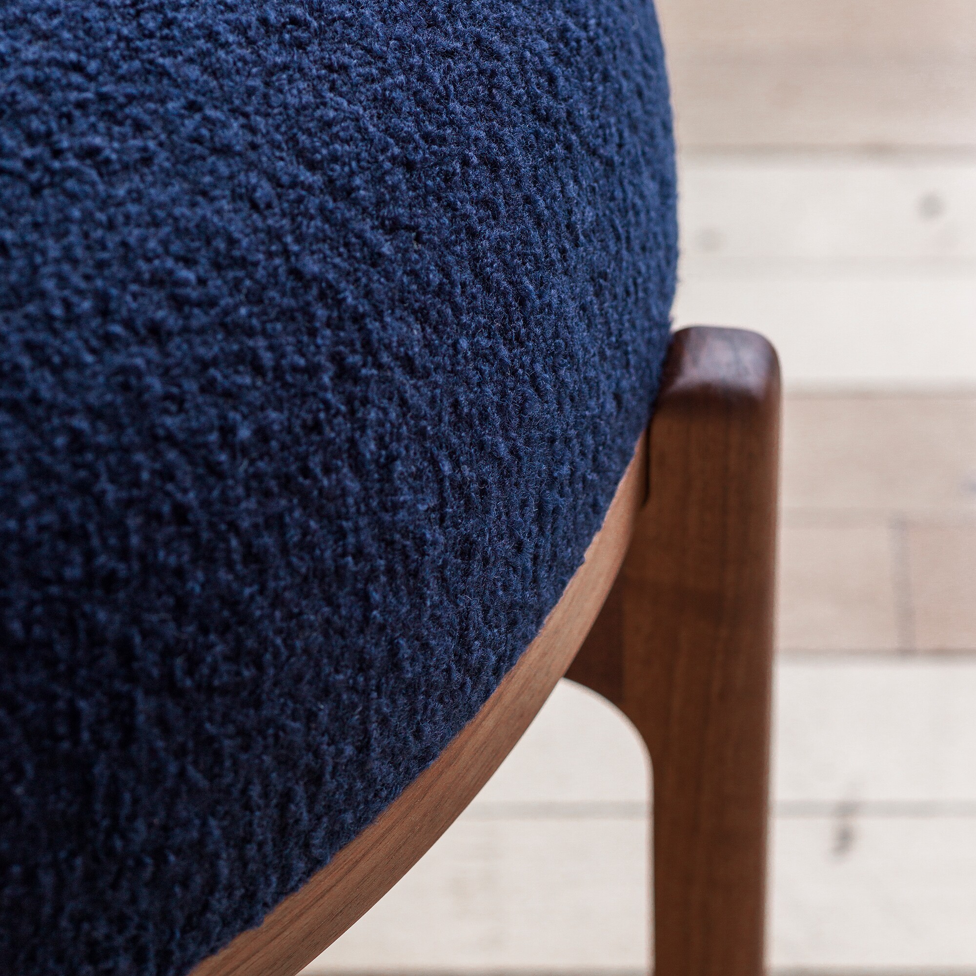 RF1903F Sideways Footstool