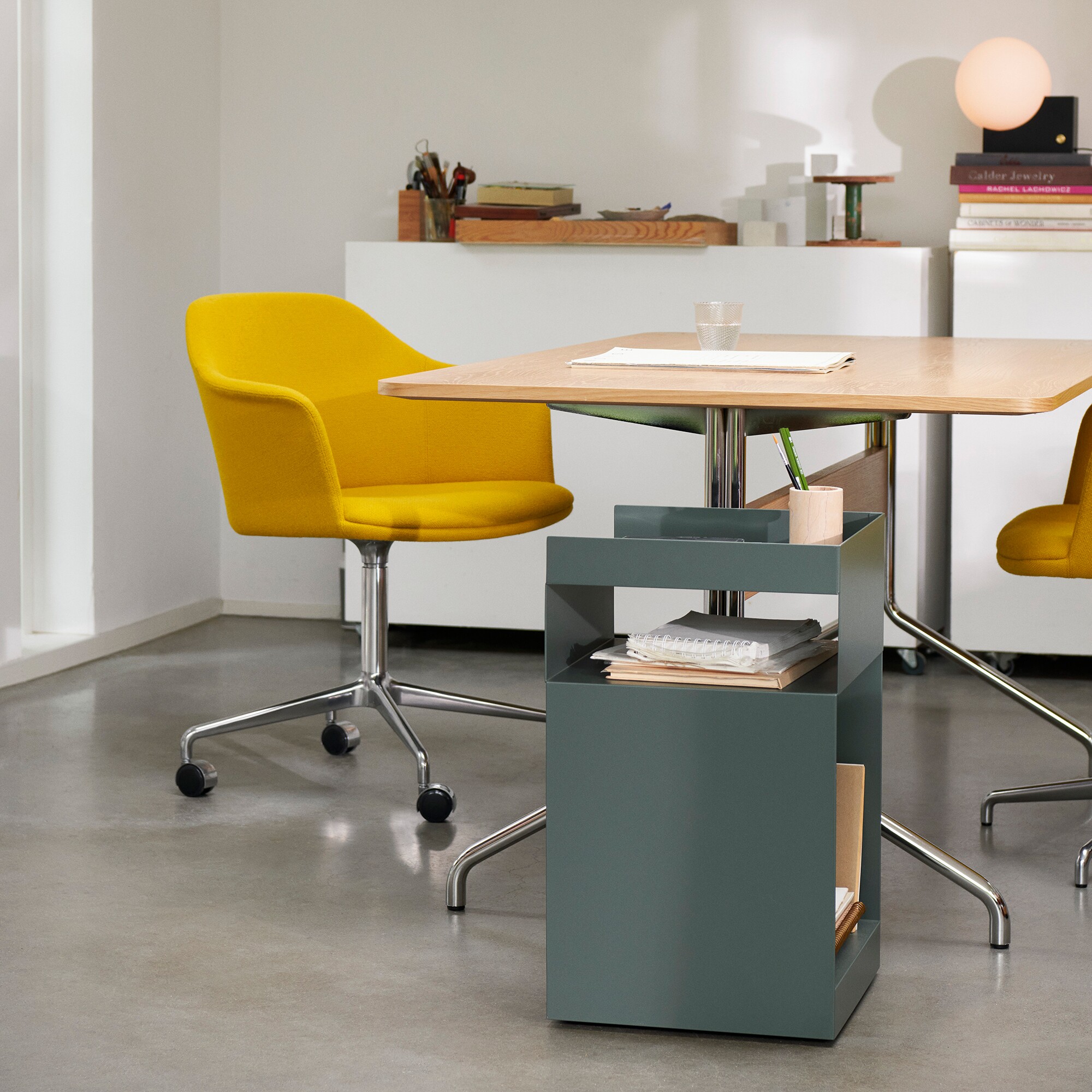 Pavilion AV18 Desk 90x160cm Frame Chrome