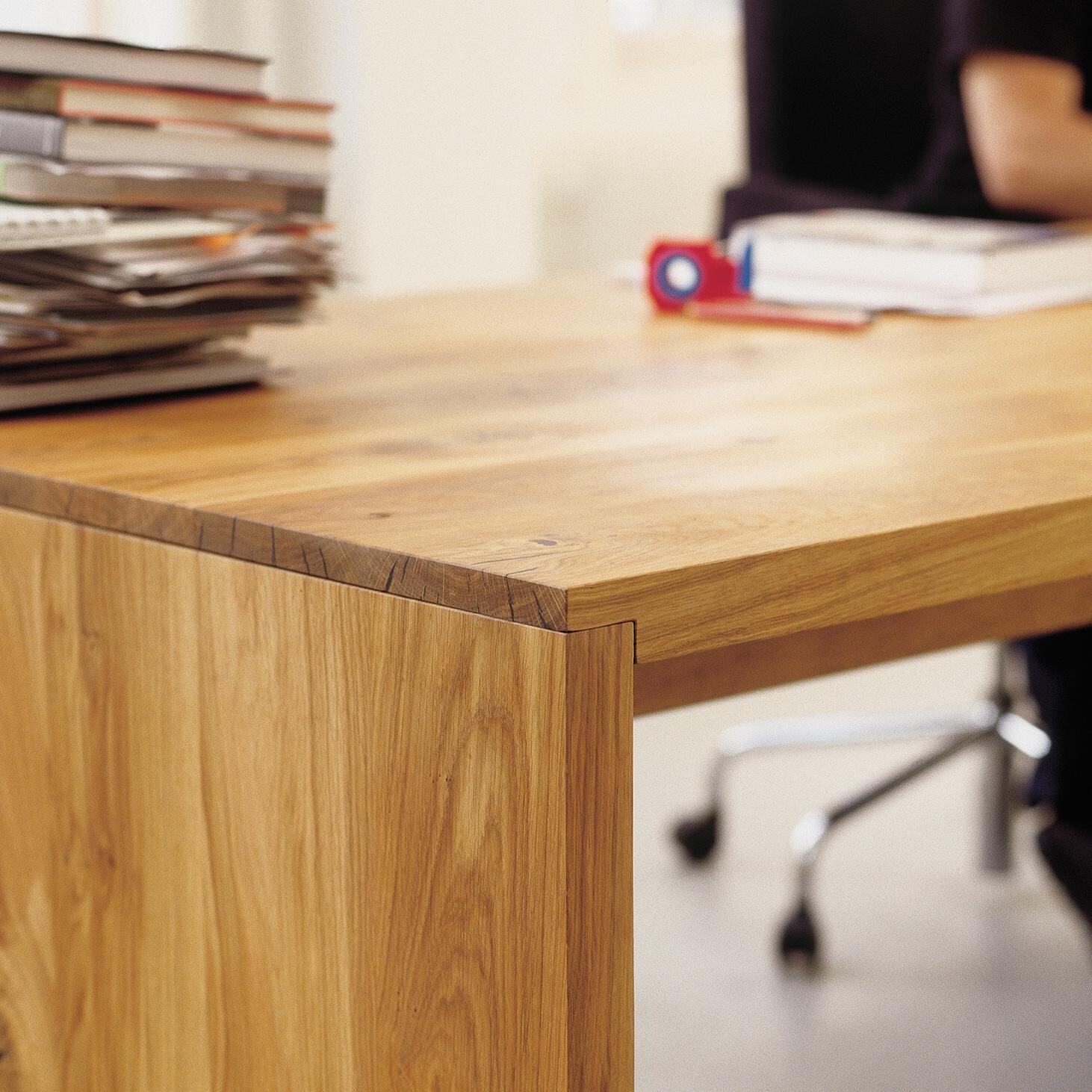 Ponte Dining Table