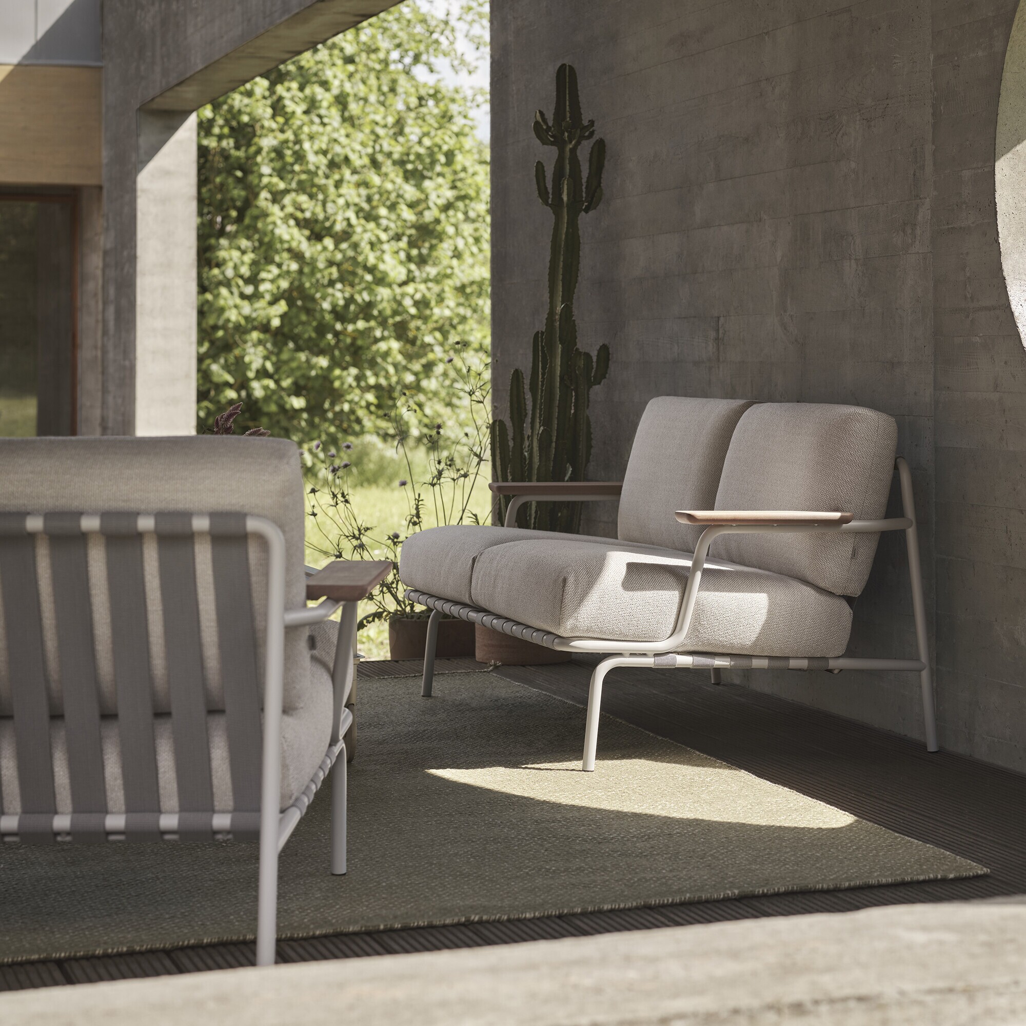 Settle Outdoor 2-Seater Sofa