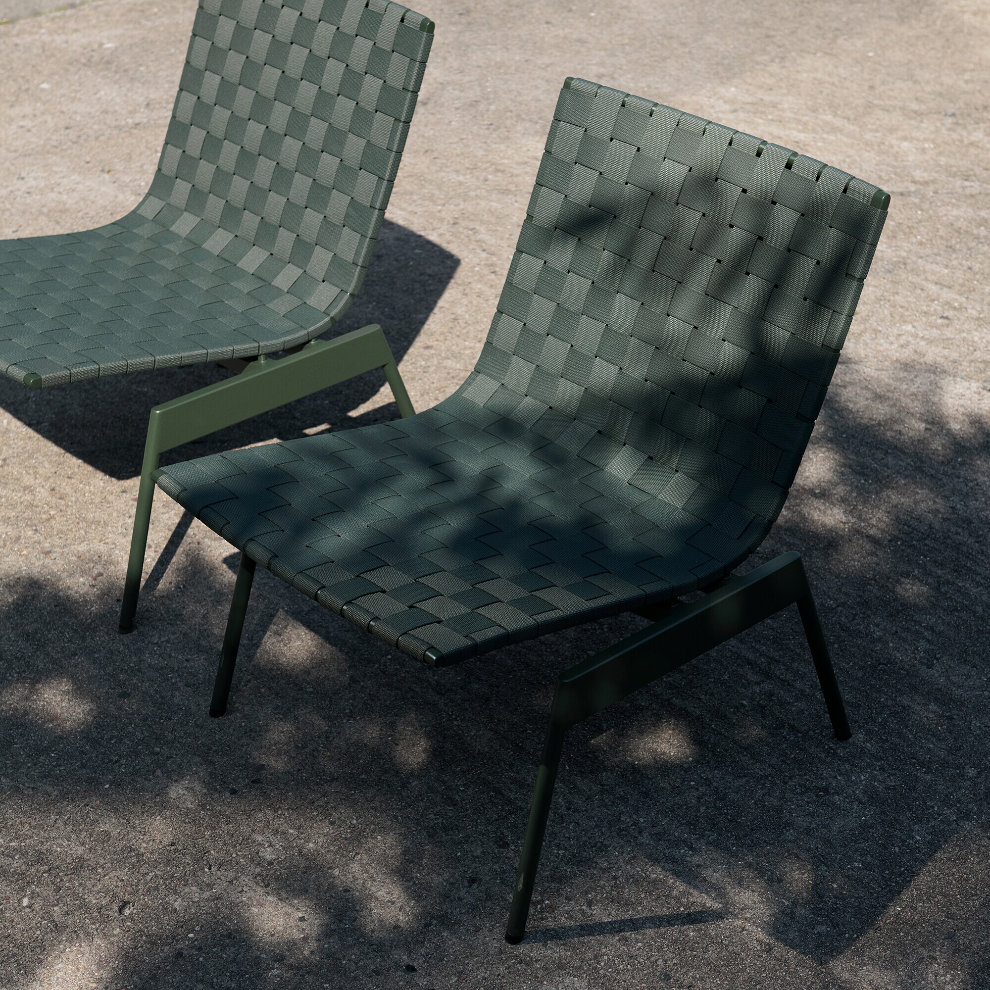 Ville AV44 Outdoor Lounge Chair
