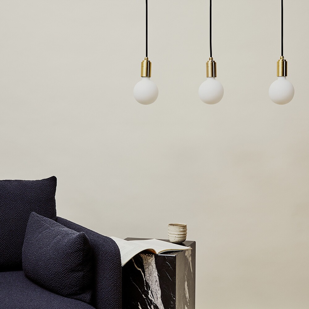 Sphere III LED E27 GLOBE 360° 7W =} 48W Dim To Warm