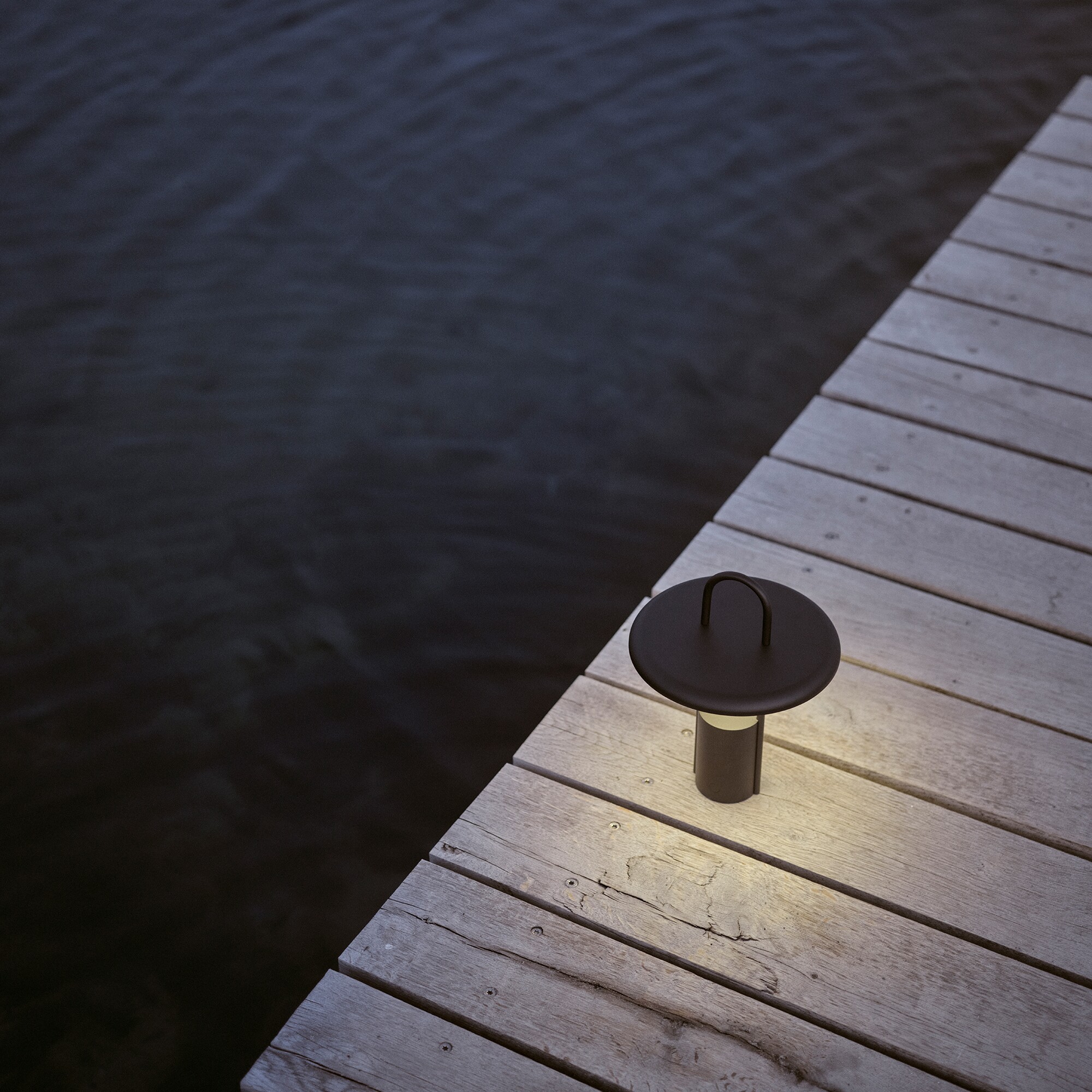 Pier LED Lamp with Battery