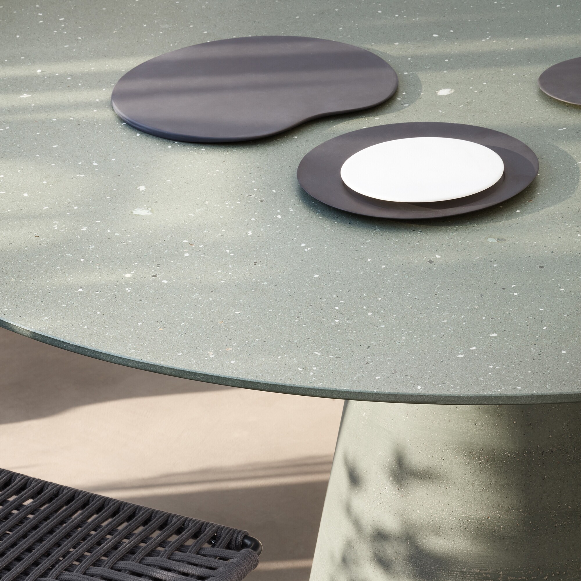 Rock Dining Table Ø 140cm Cement