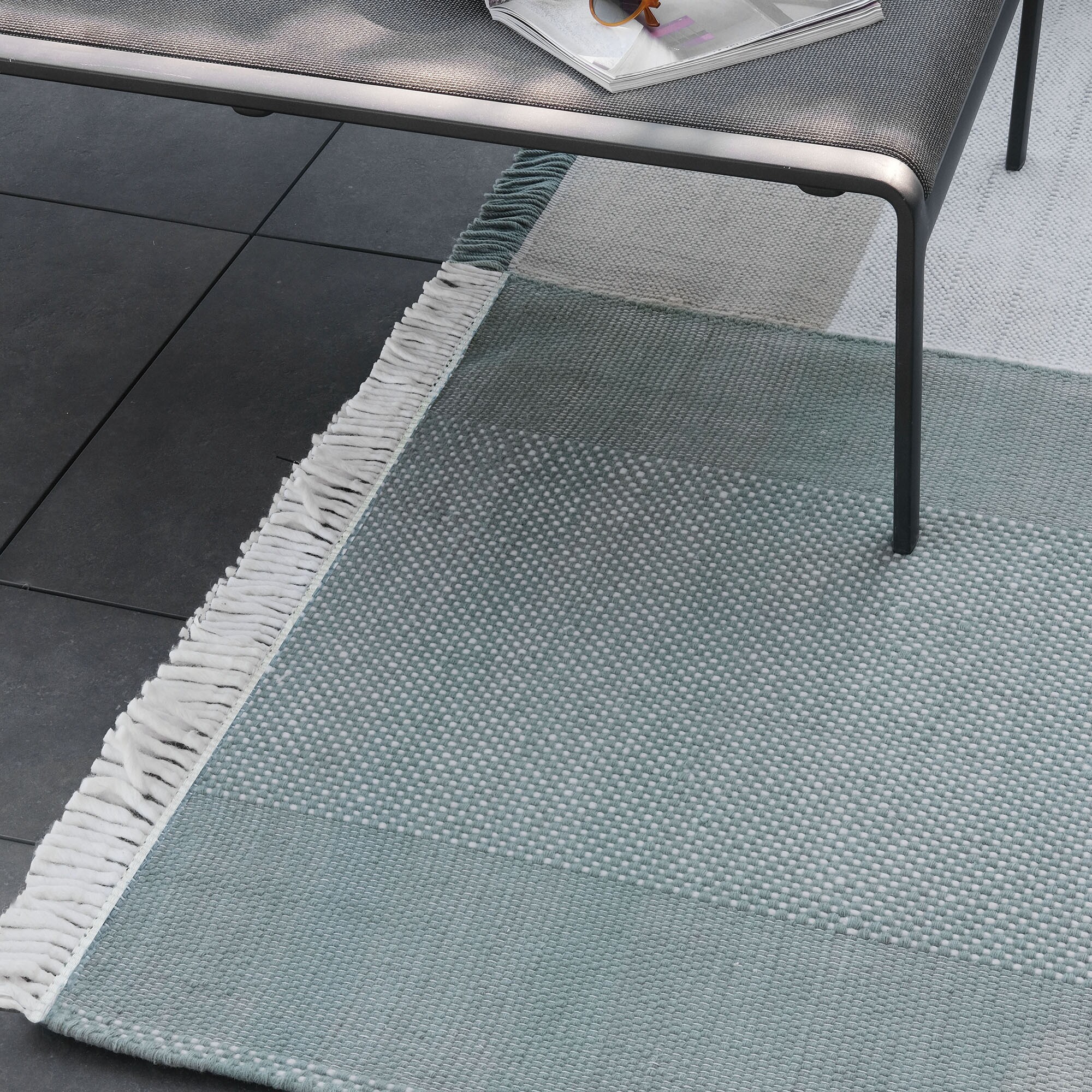 Tres Outdoor Rug 170x240cm