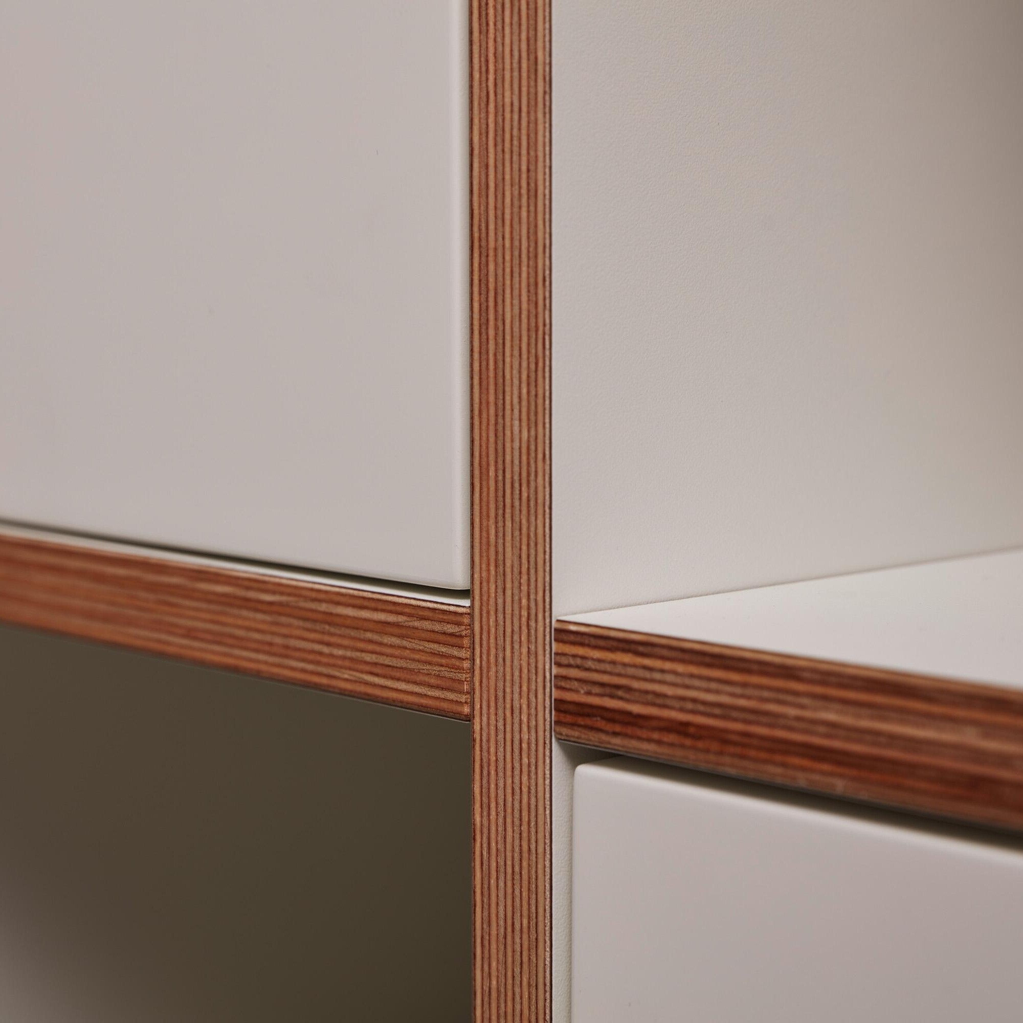 Vertiko Ply Three Shelf