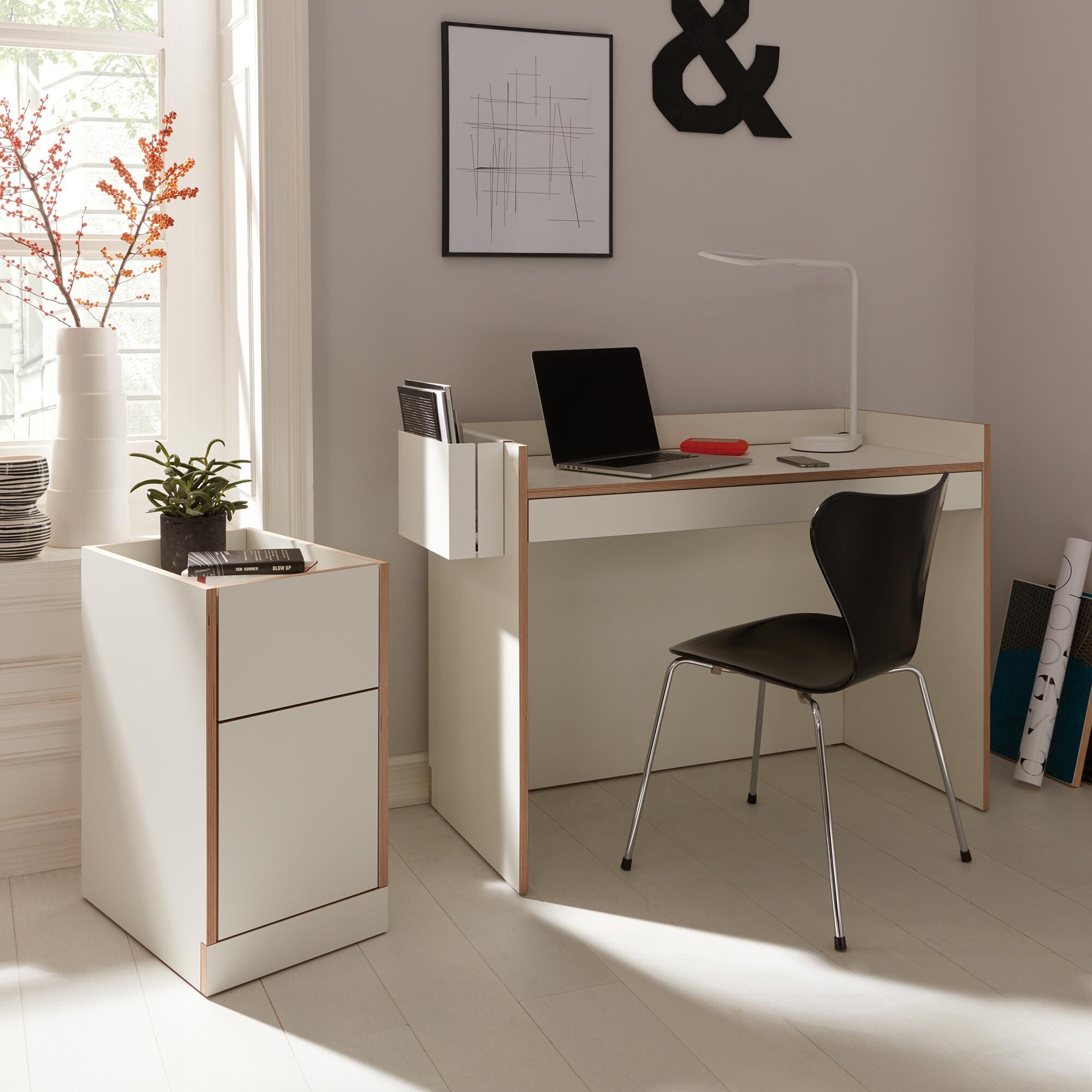 Series 7™ Chair Lacquered