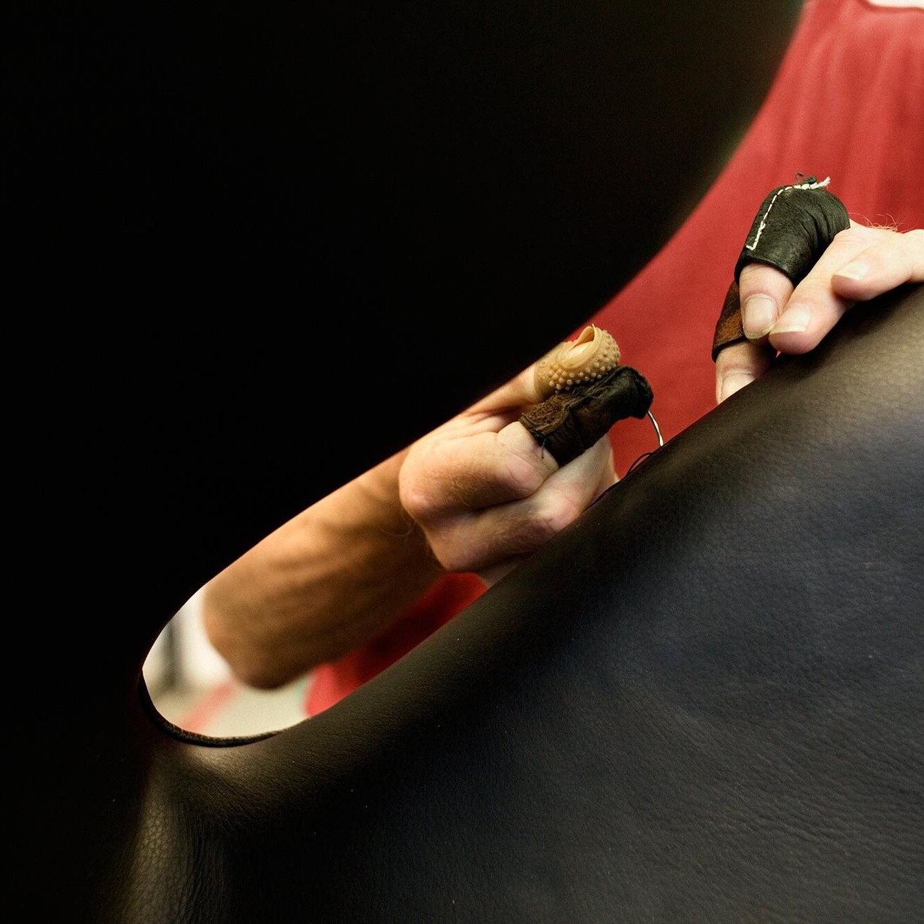 Swan™ Chair Leather