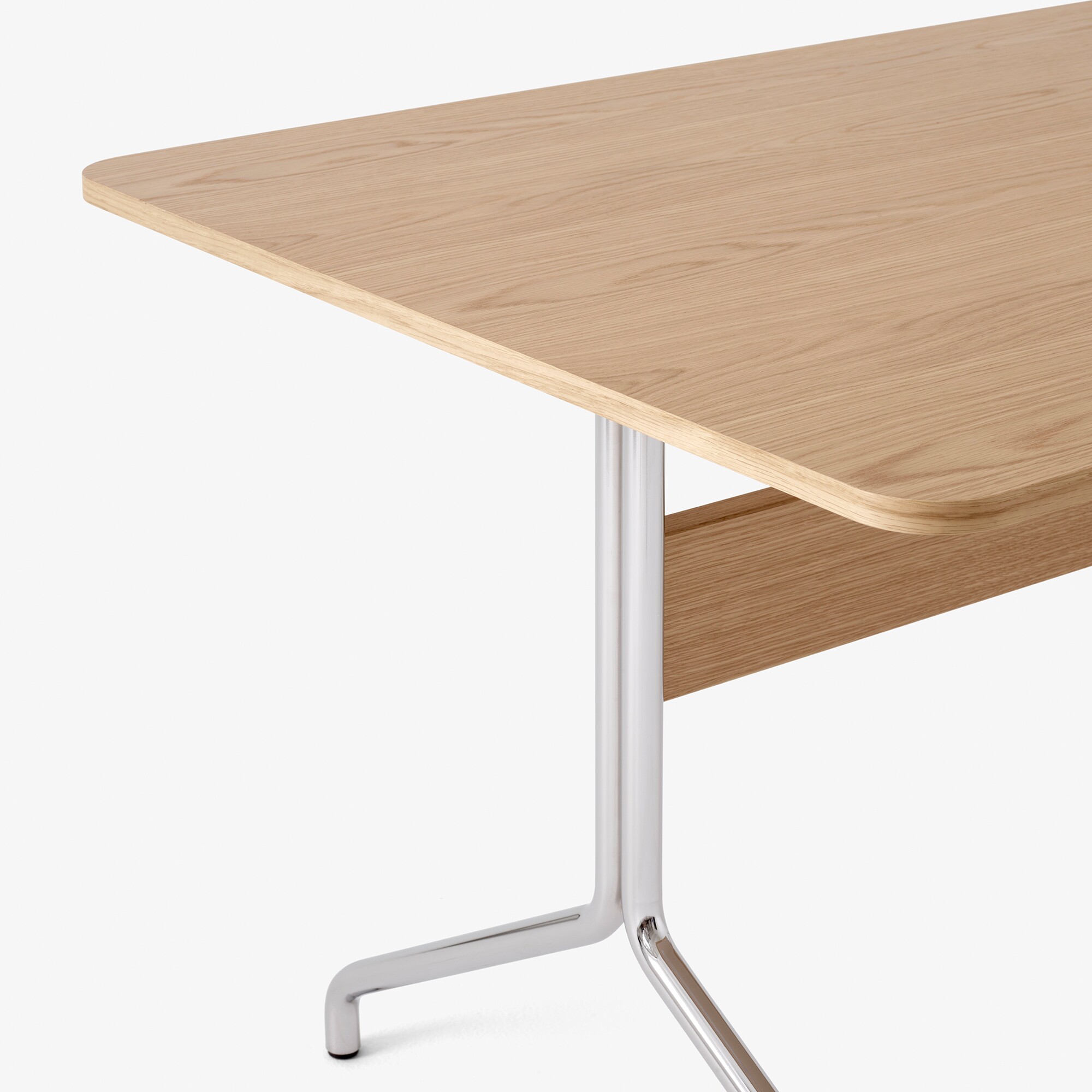 Pavilion AV18 Desk 90x160cm Frame Chrome