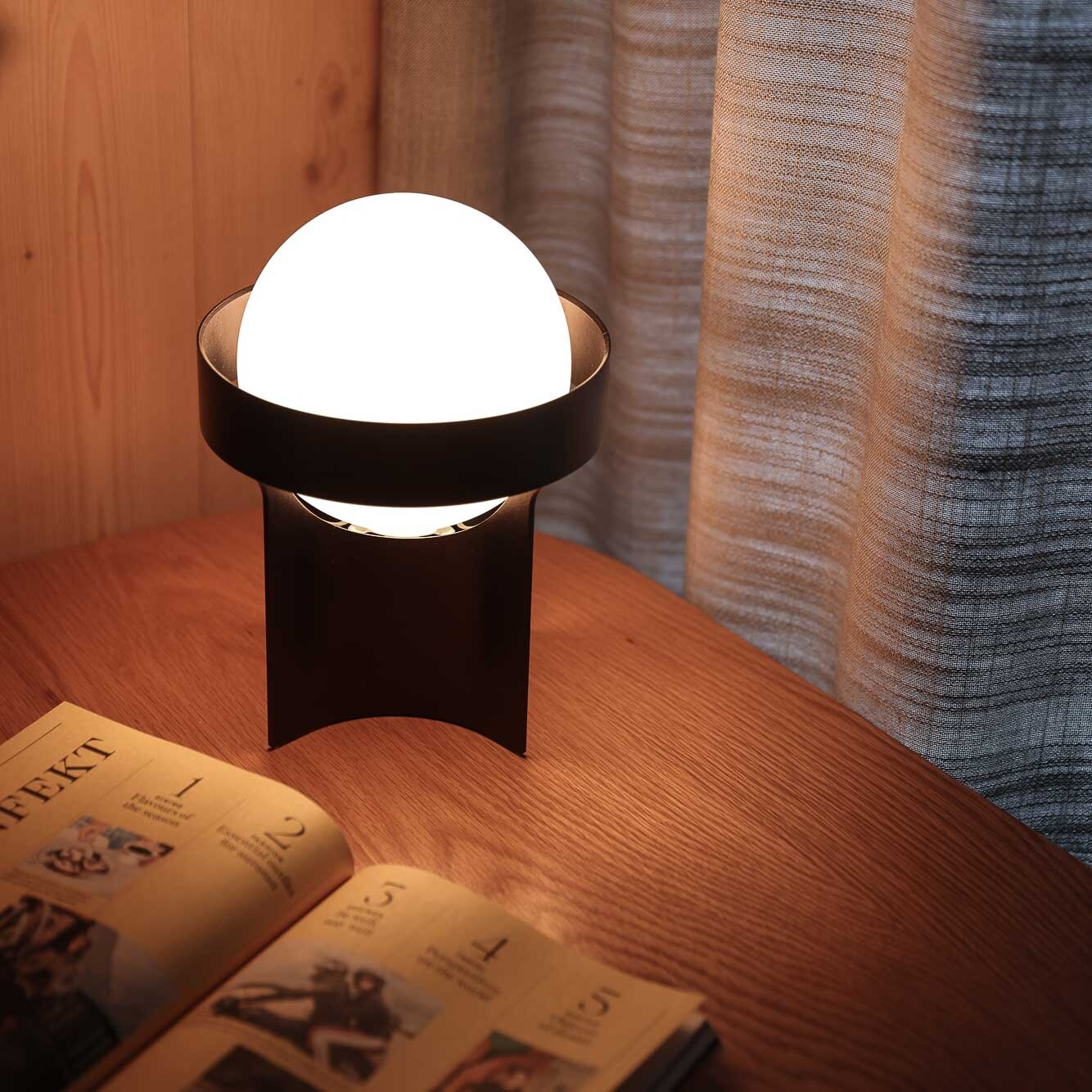 Loop Table Lamp L + Sphere IV