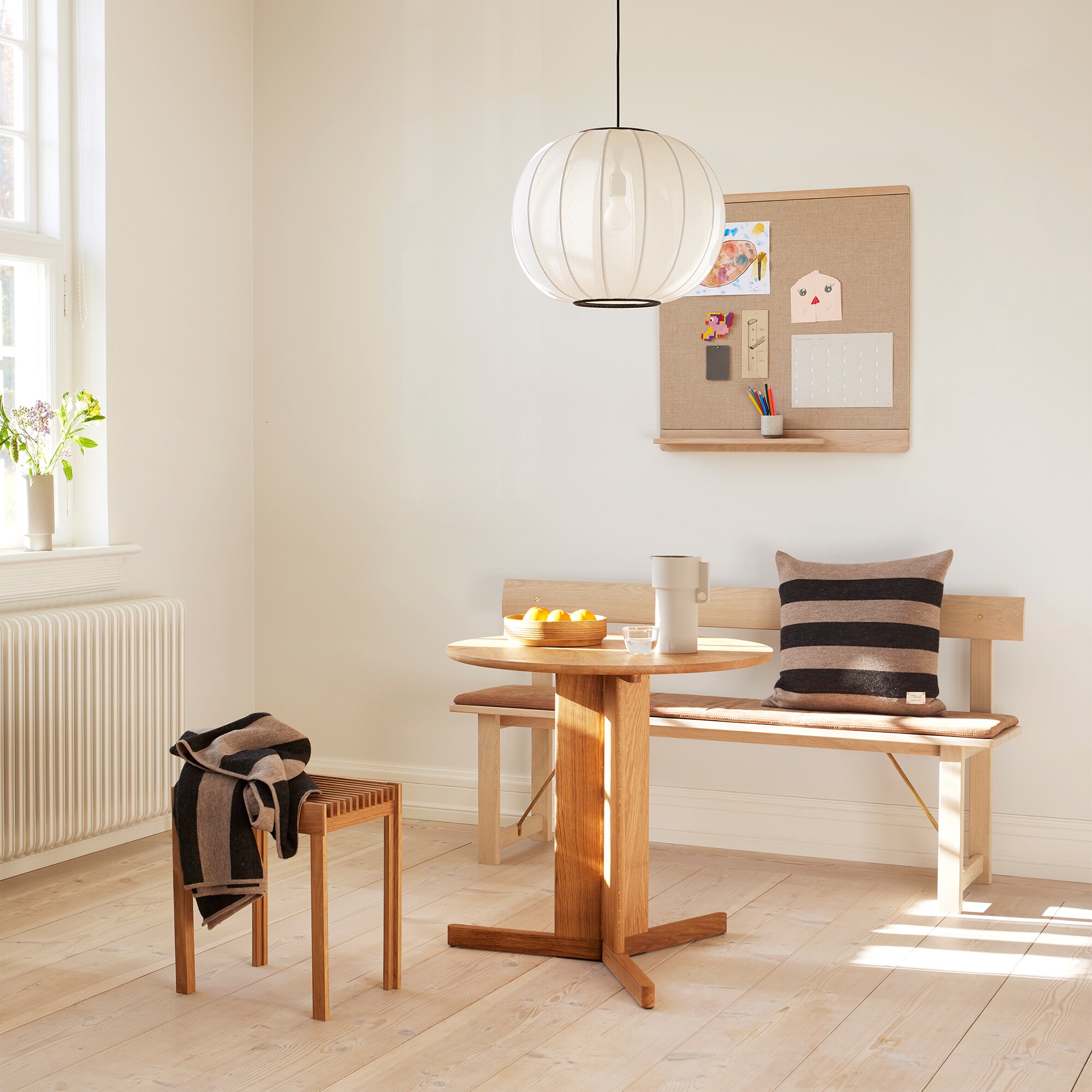 Trefoil Table Ø75cm