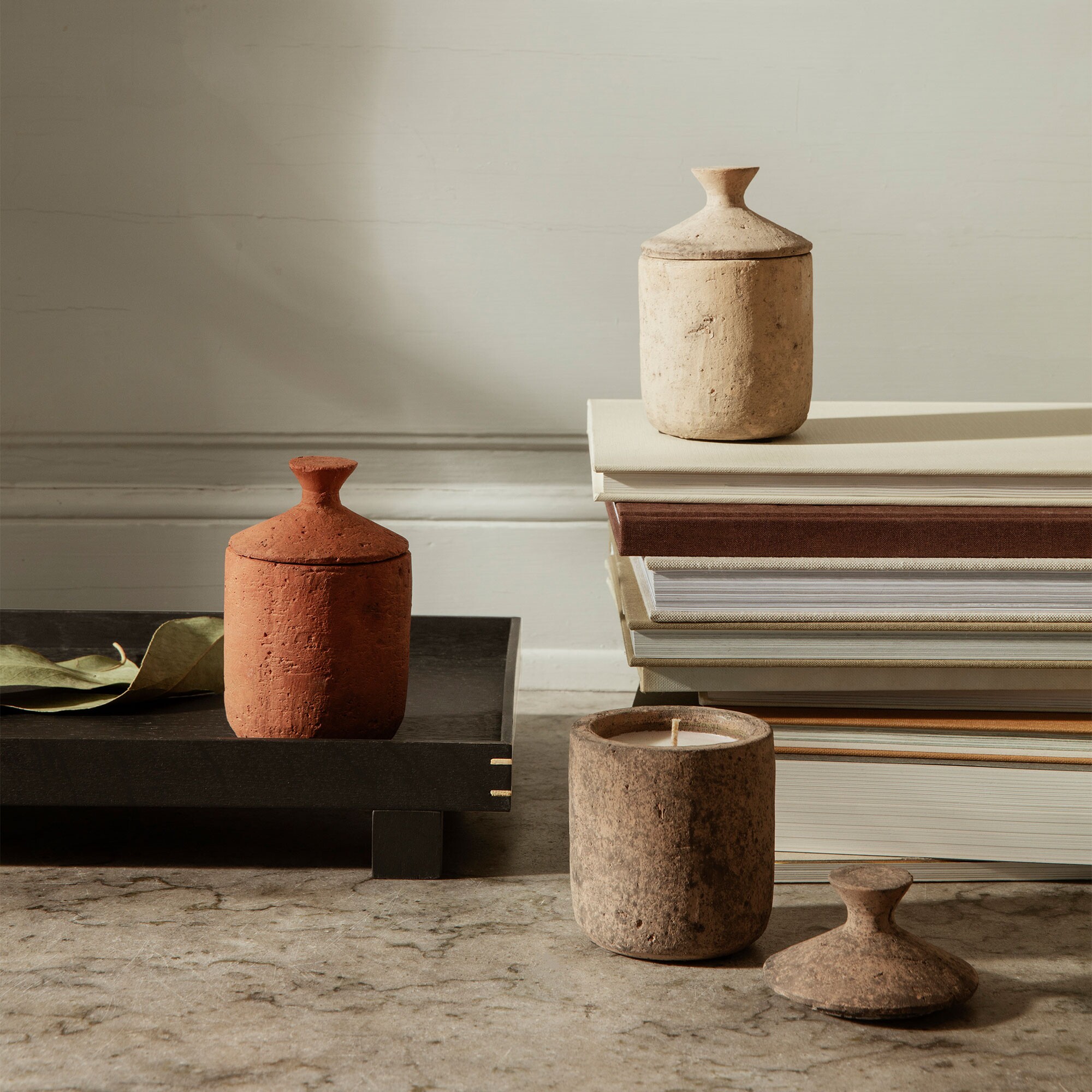 Ura Scented Candle with Lid