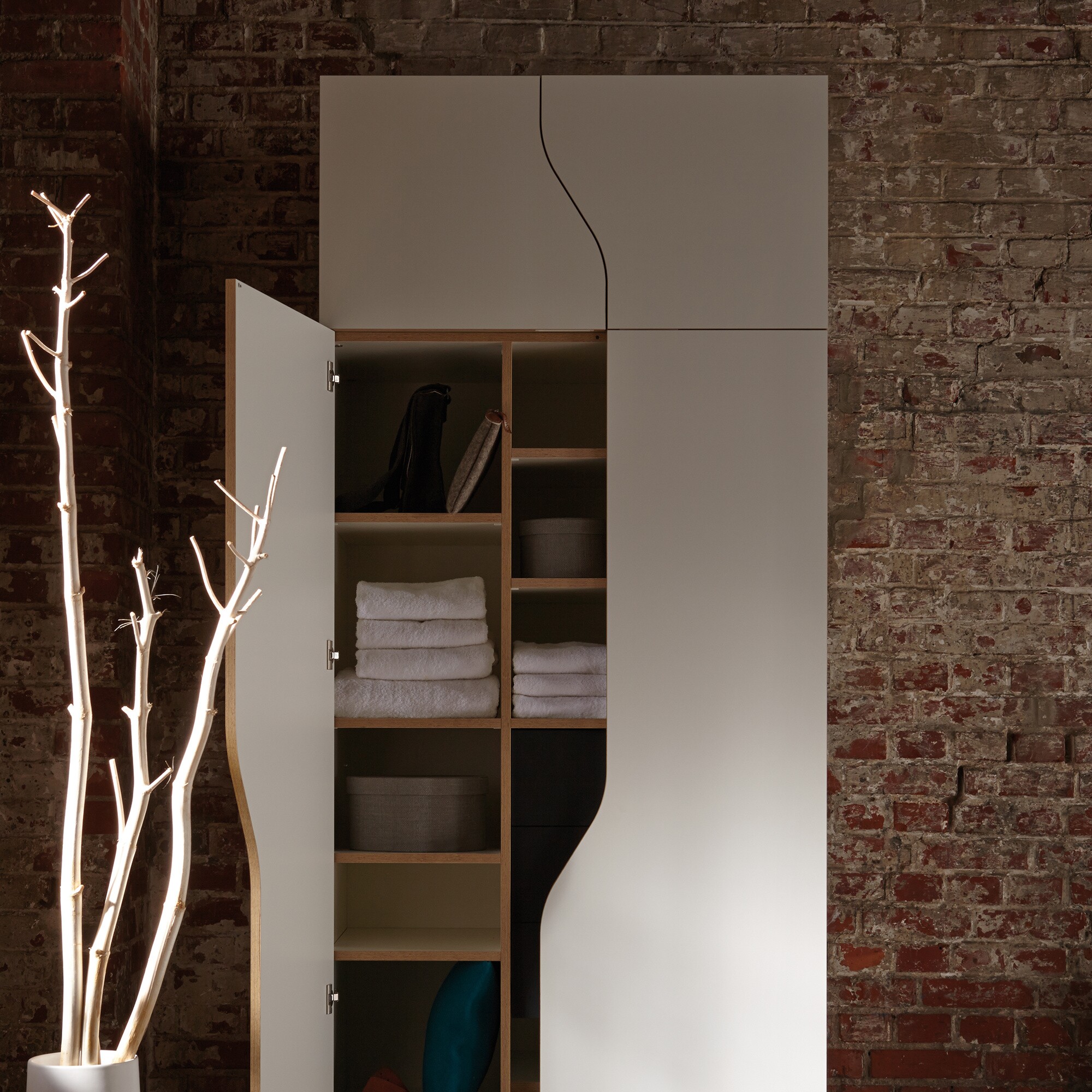 Plane Top-Mounted Cabinet