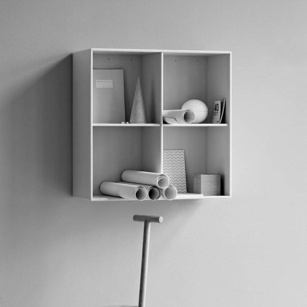 Show Shelf with Wall Hang