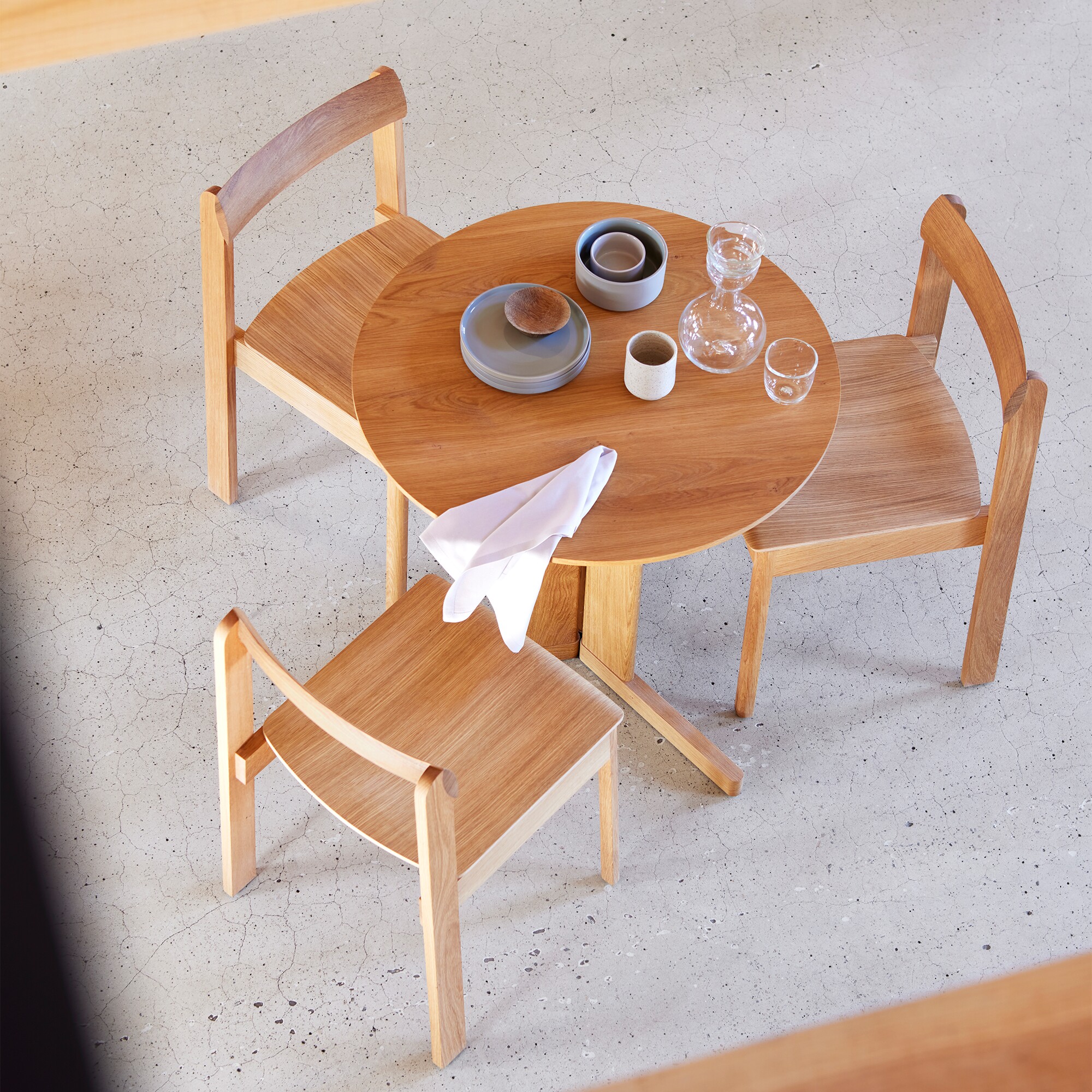 Trefoil Table Ø75cm