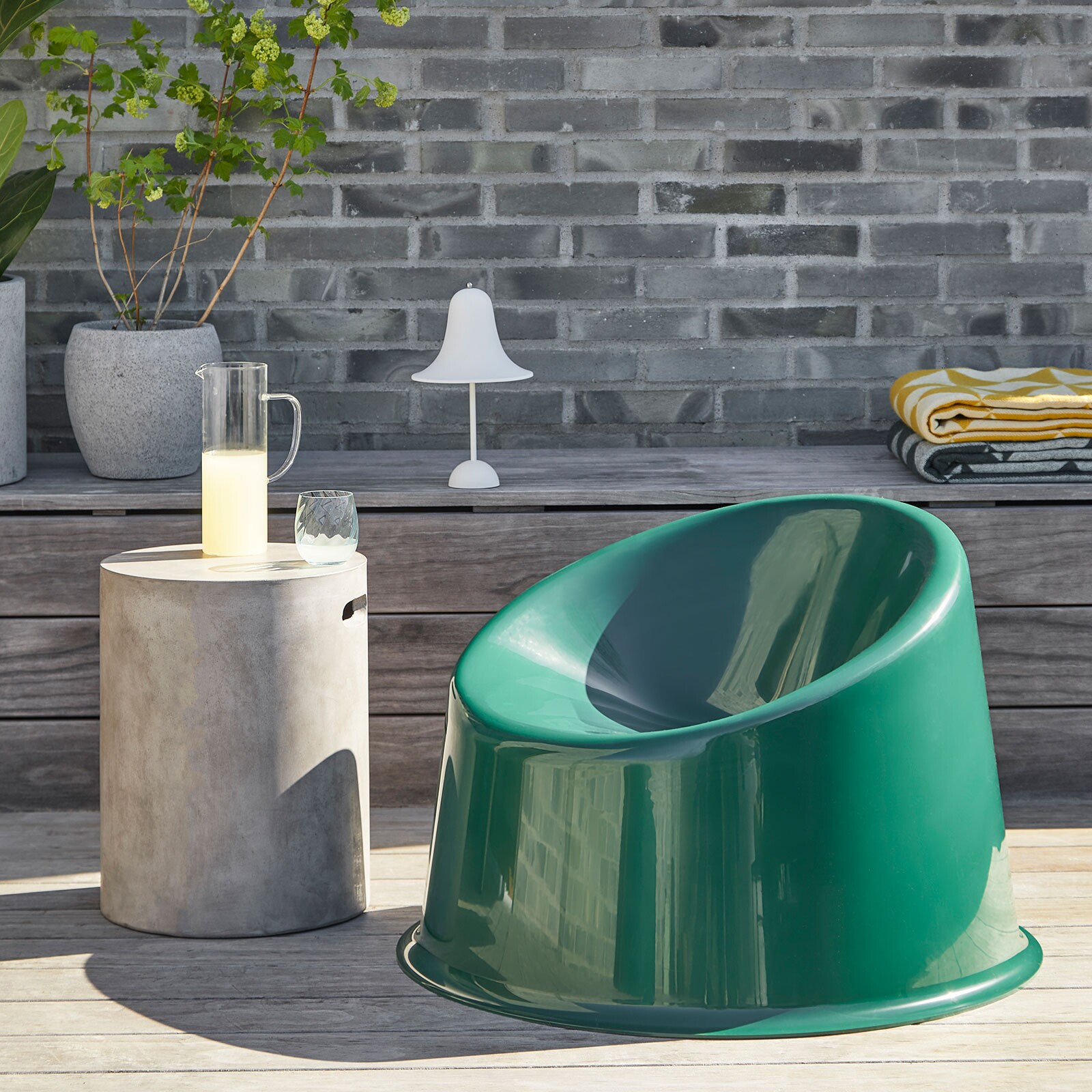 Panto Pop Stacking Chair