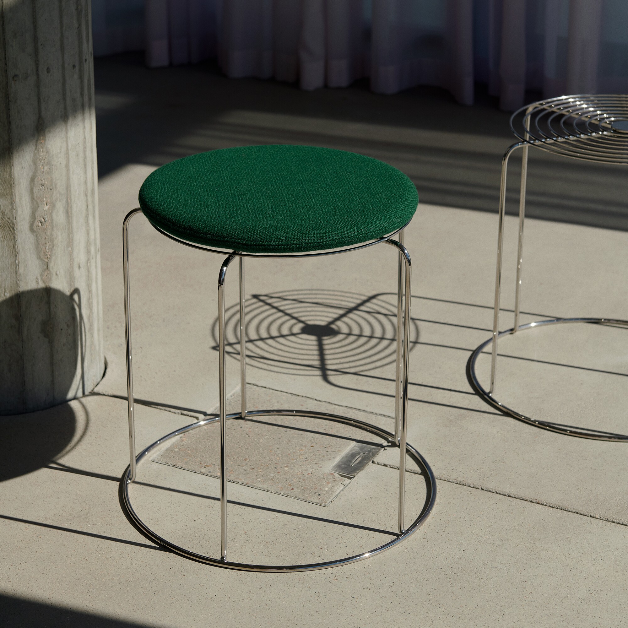 Wire VP11 Stool with Seat Pad