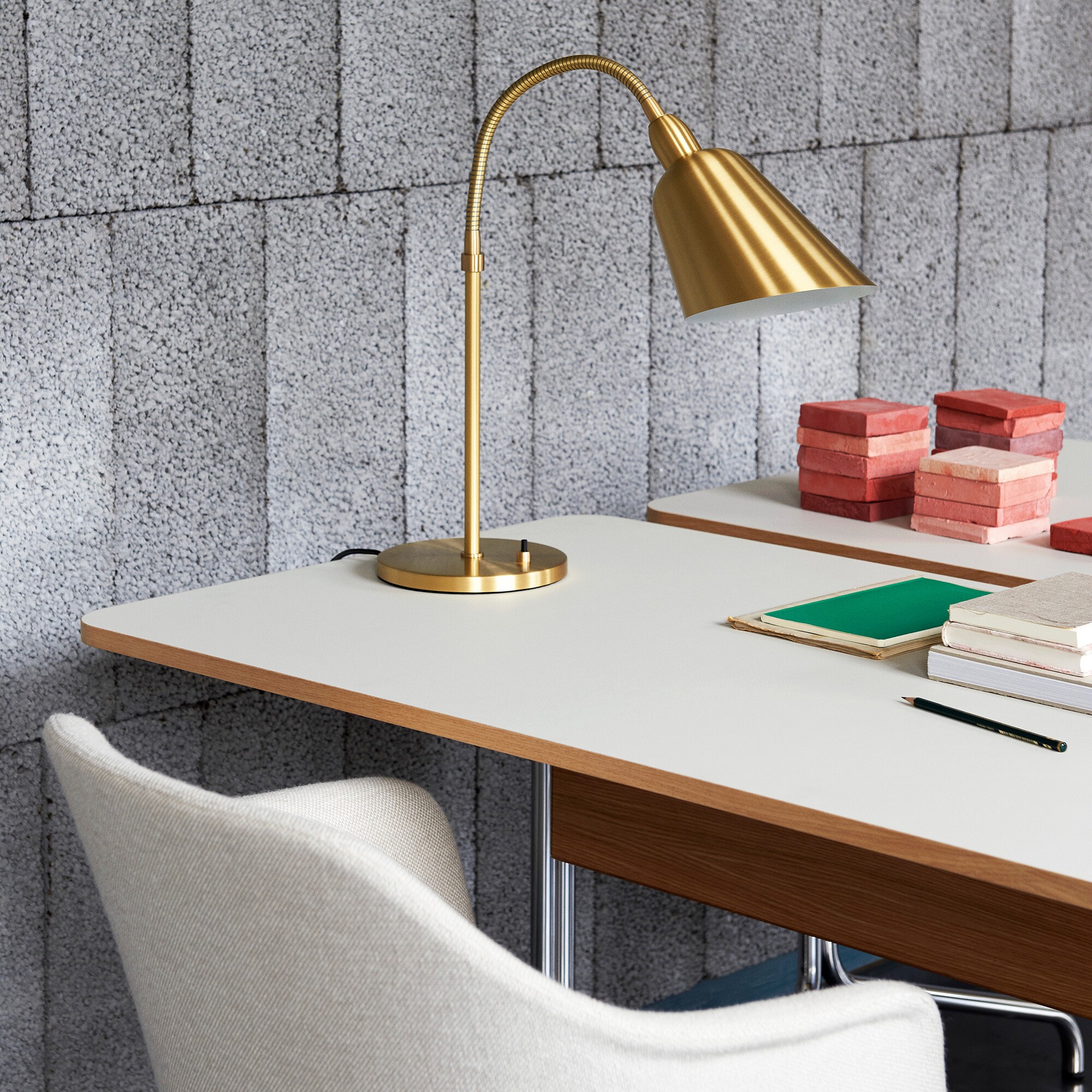 Pavilion AV16 Desk Frame Chrome