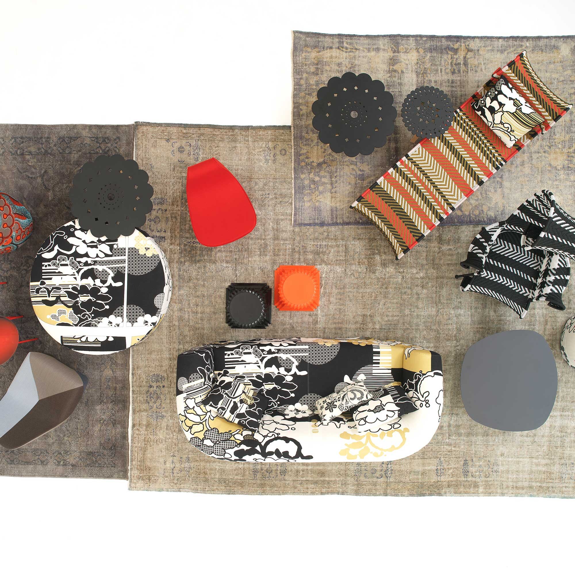 Shadowy Chaise Longue