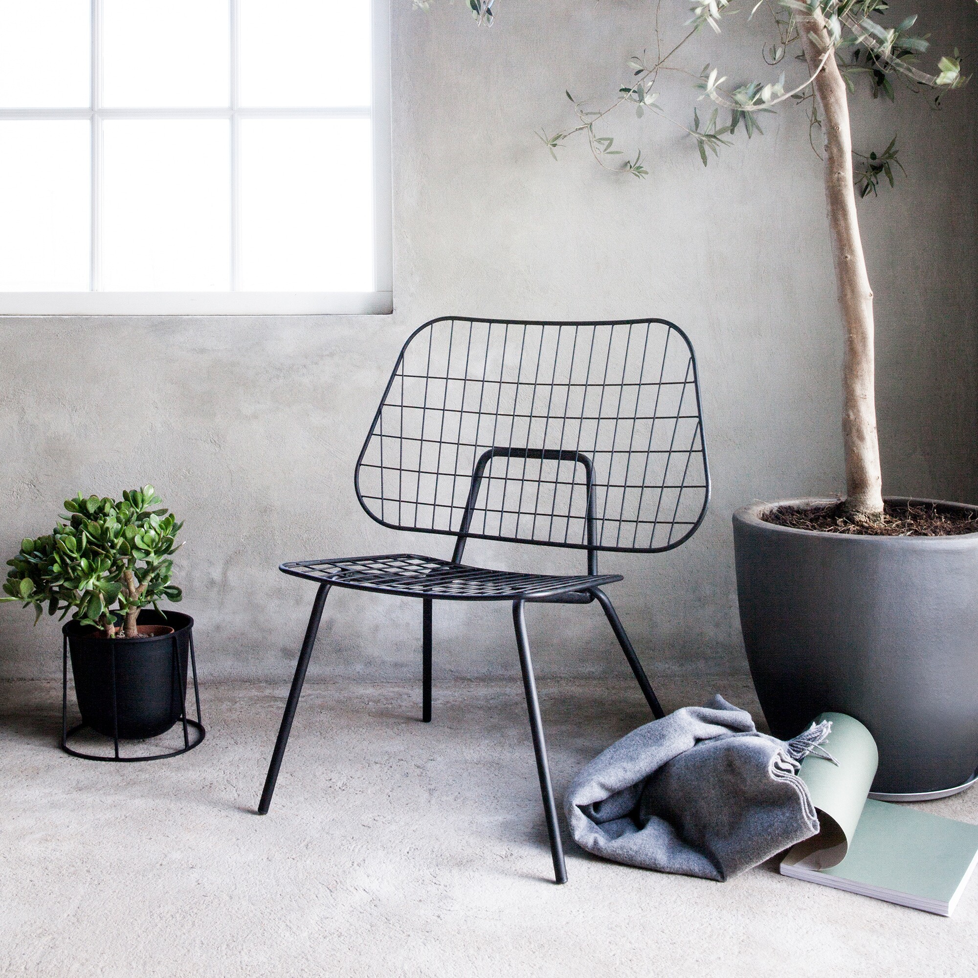 WM String Lounge Chair