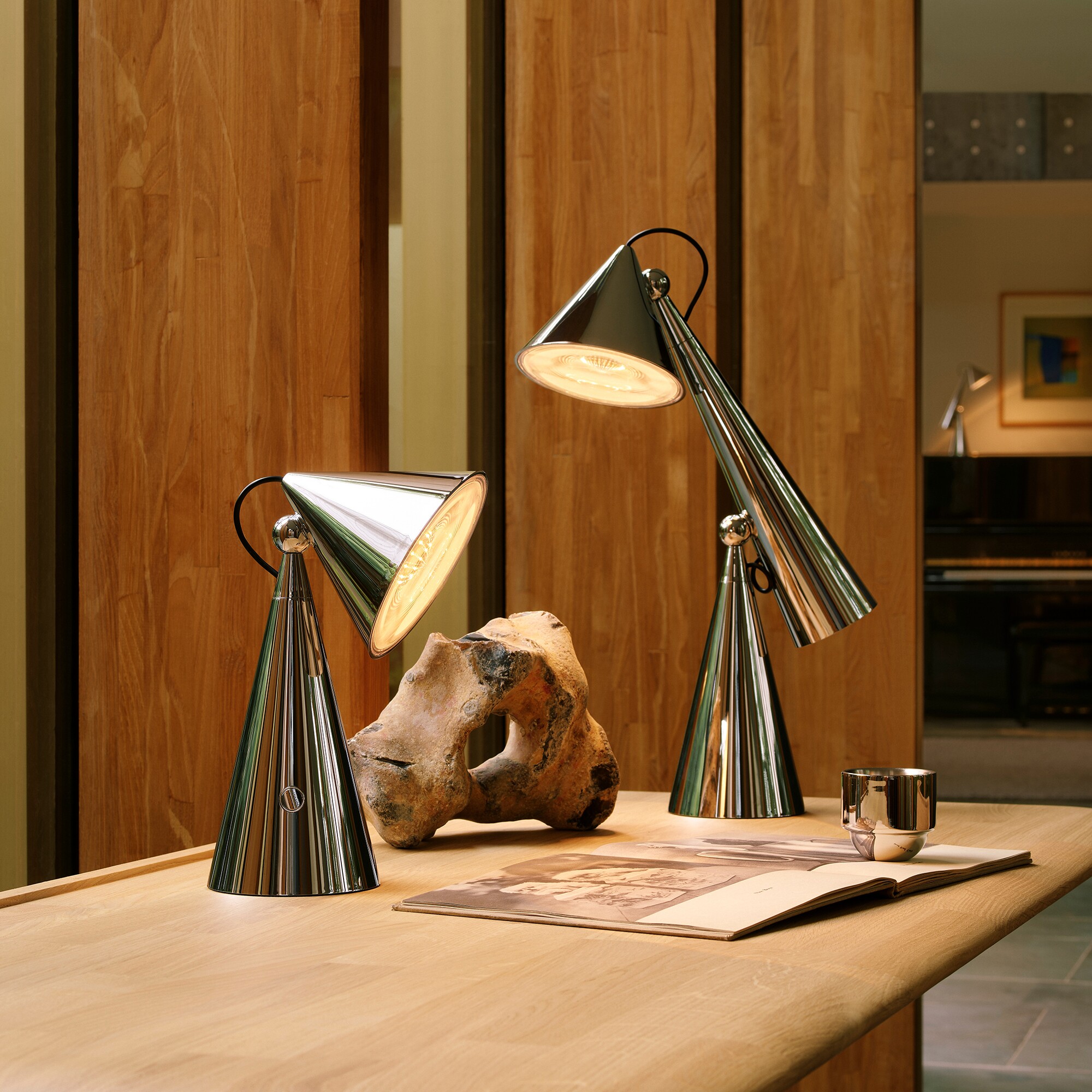 Pose LED Table Lamp with Battery