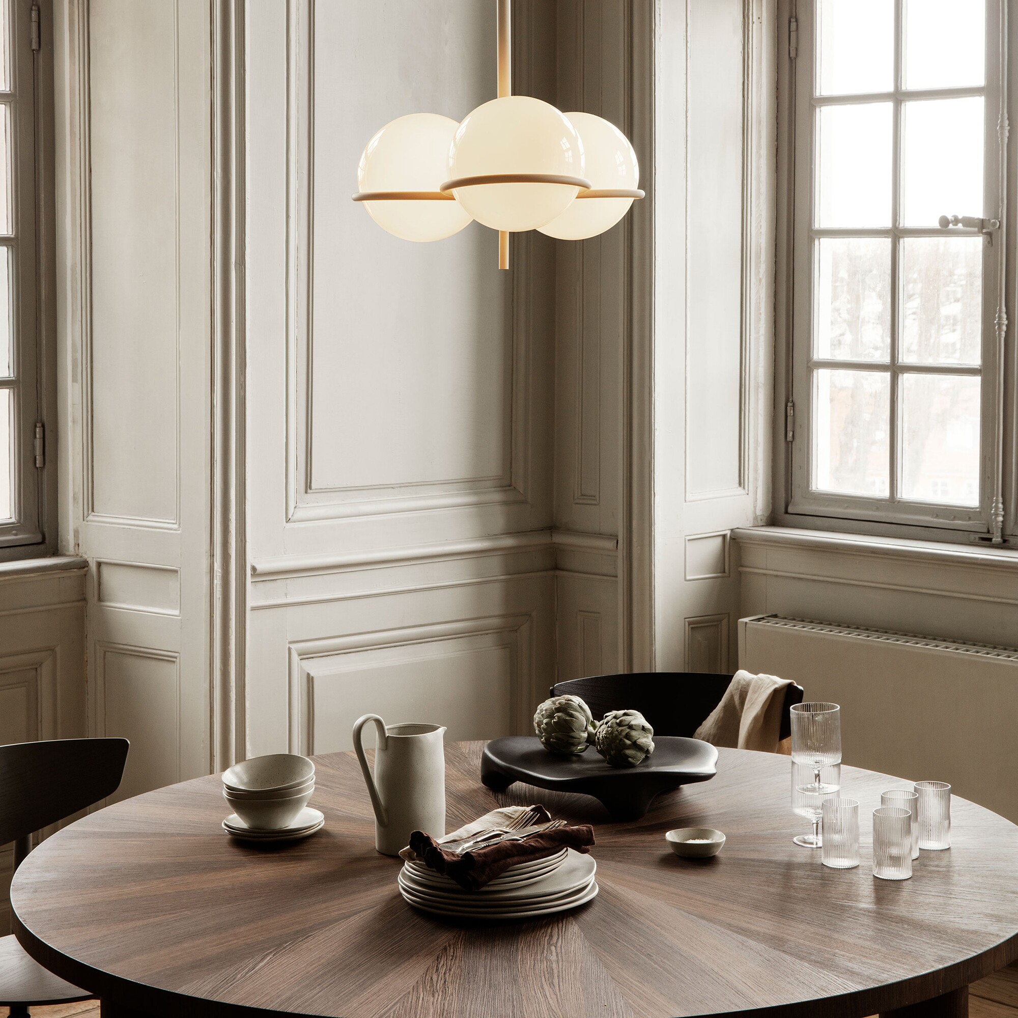 Post Star Dining Table