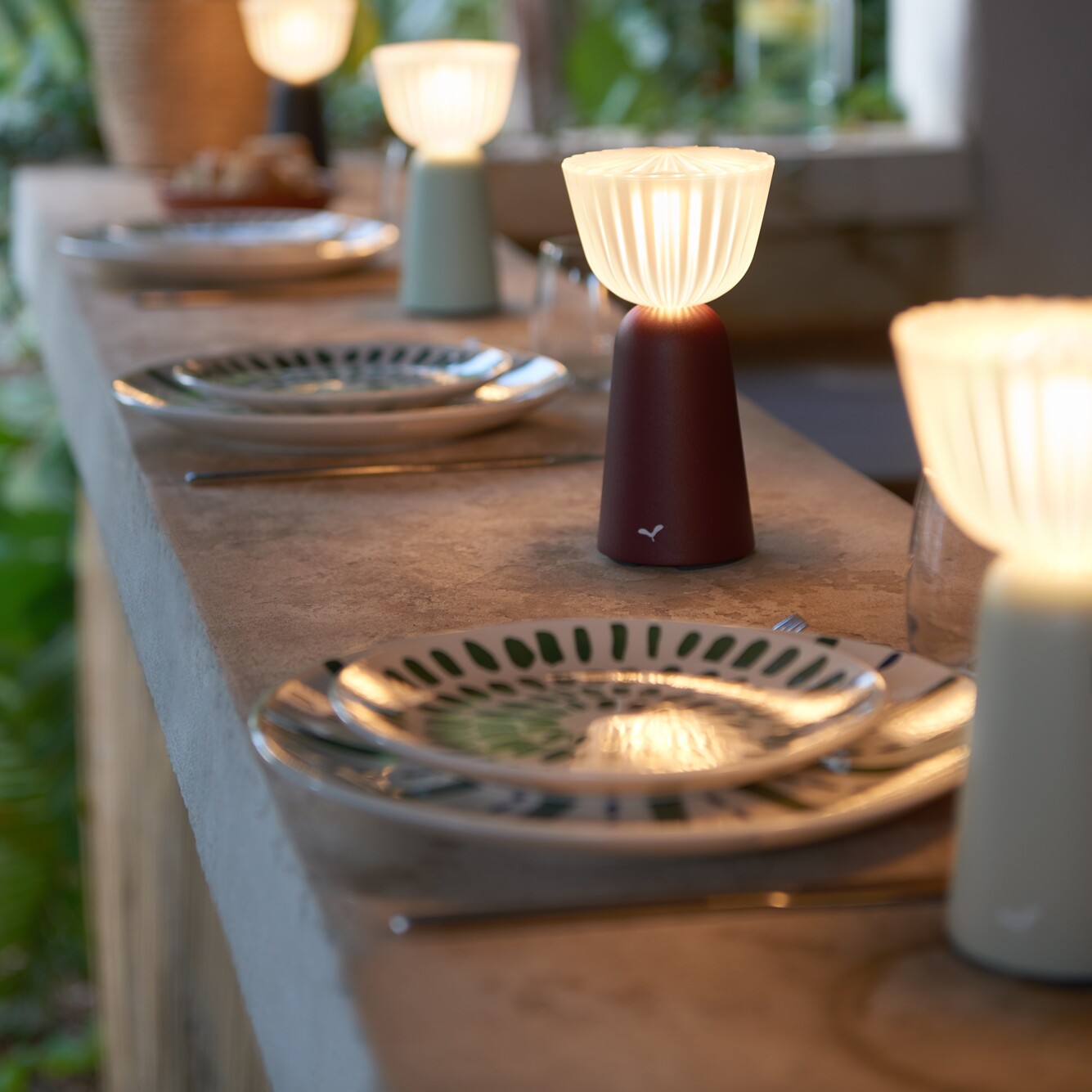 Swing LED Rechargeable Lamp