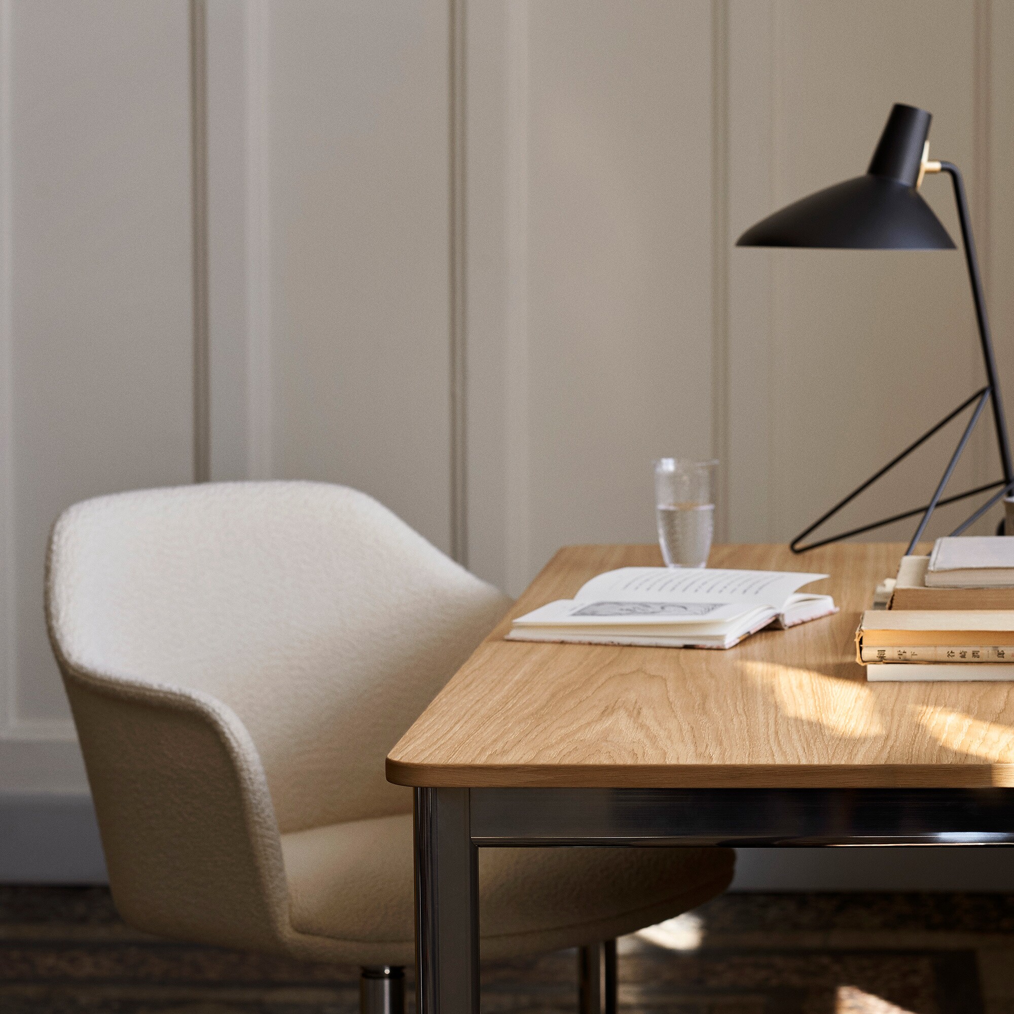 Tripod HM9 Table Lamp