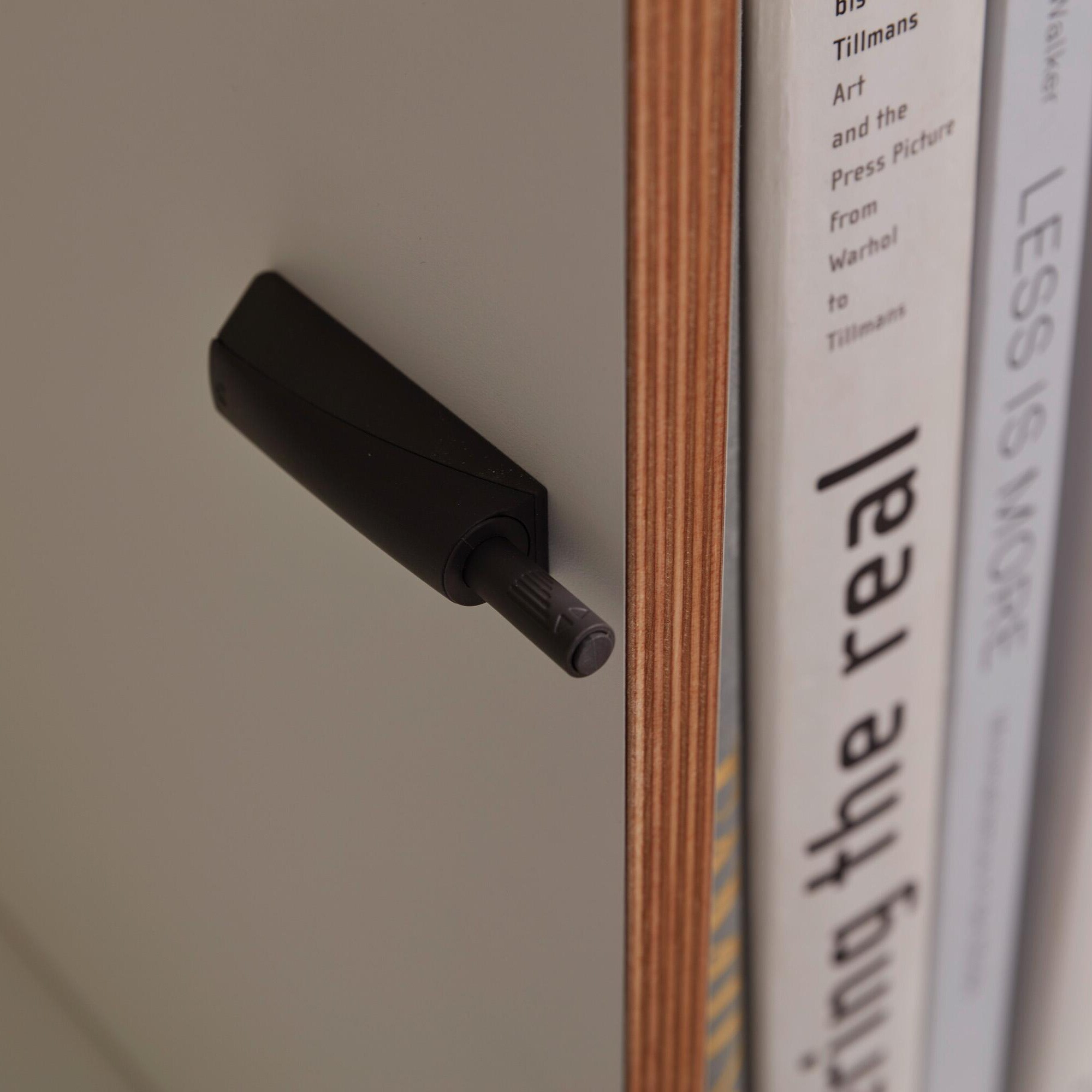 Vertiko Ply Four Shelf