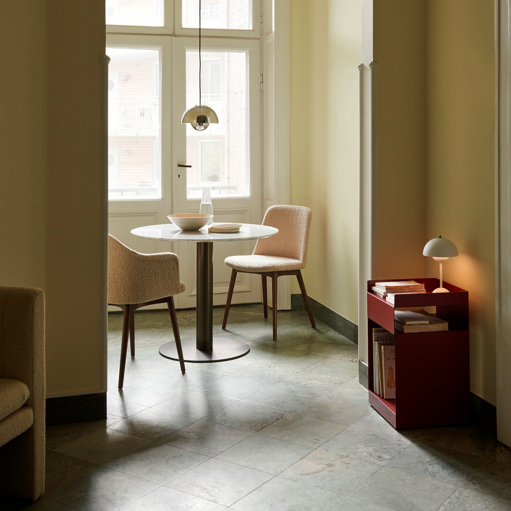 Rotate SC73 Side Table with Wheels