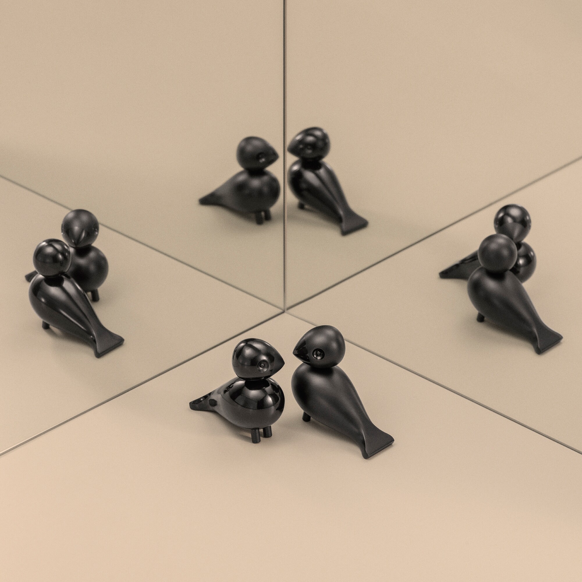 Wooden Figurines Lovebirds Black