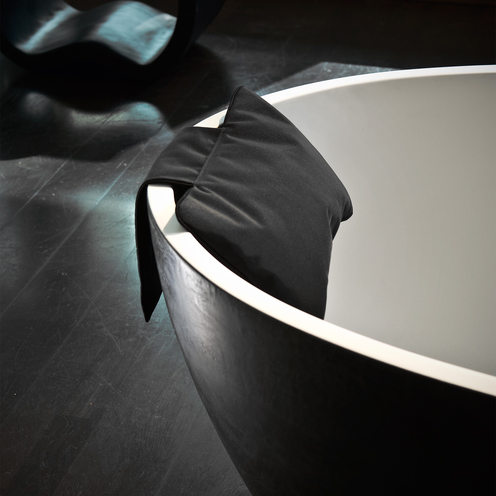 Loft NKH Neck Pillow for Bathtub Free Hanging