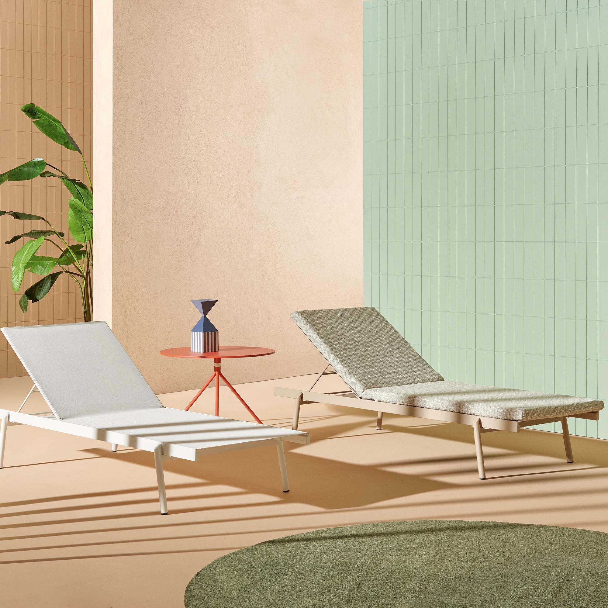 Rail Sunbed with Seat Cushion