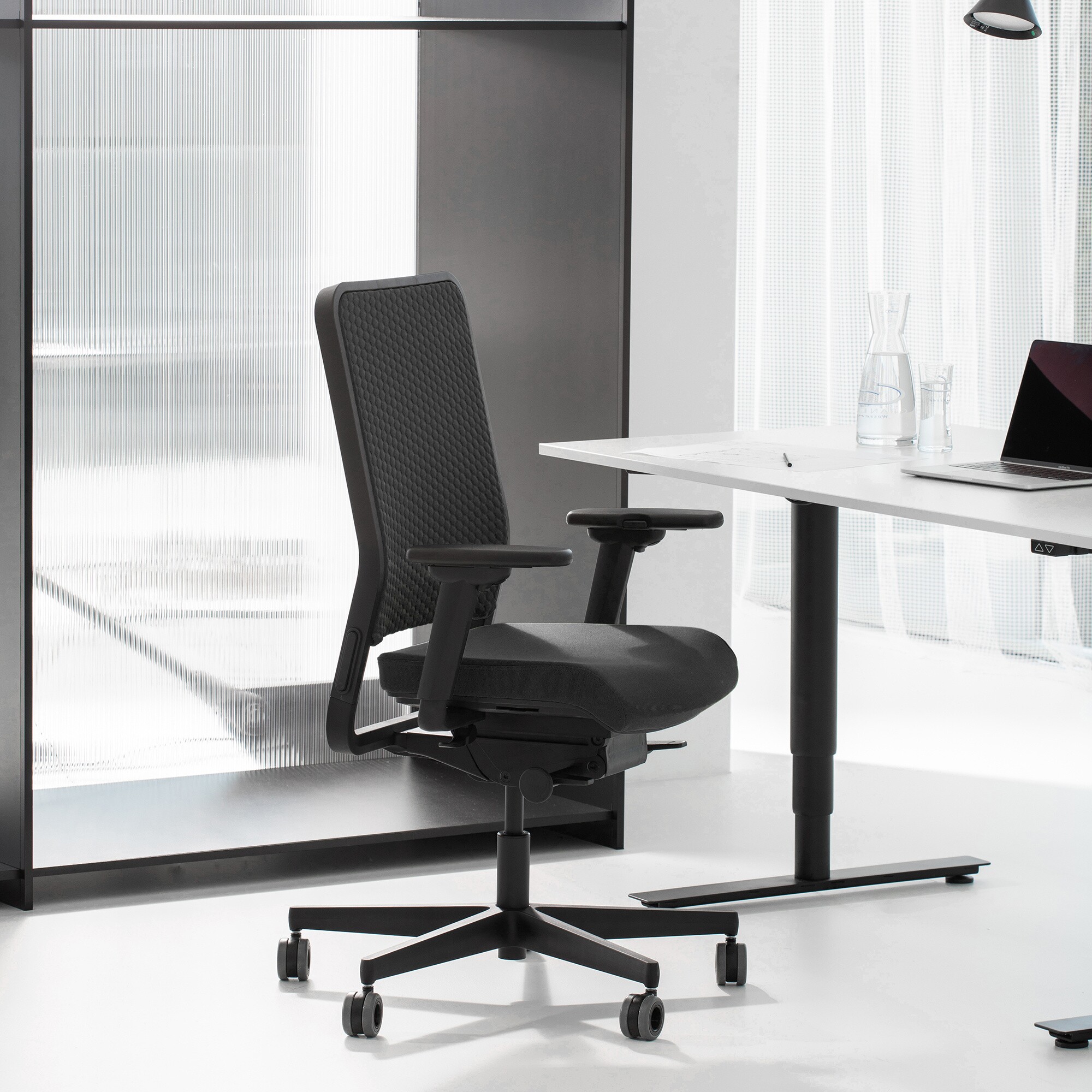 W1C Low Office Chair Backrest Flat Upholstery