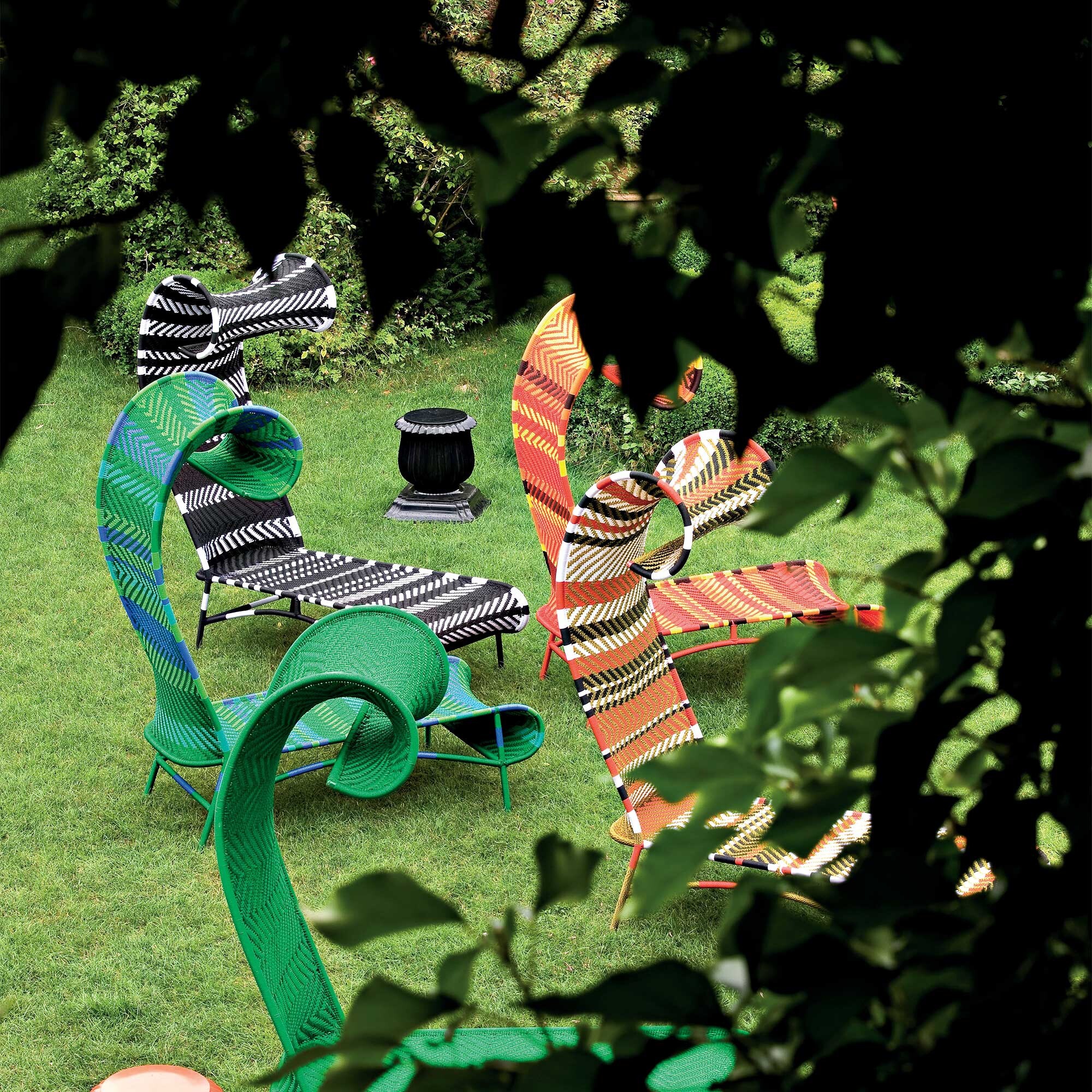 Shadowy Chaise Longue