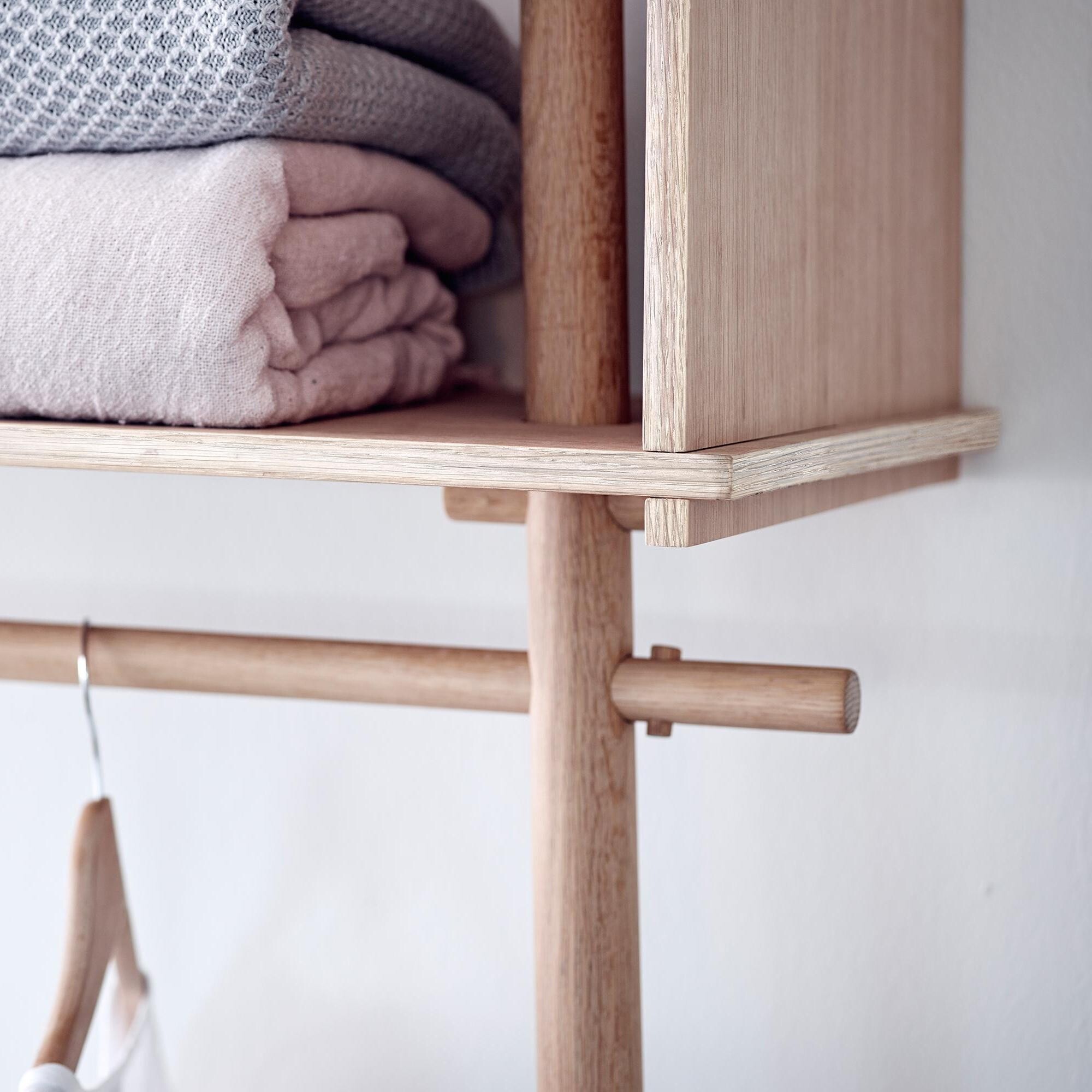 Töjbox Wall Wardrobe