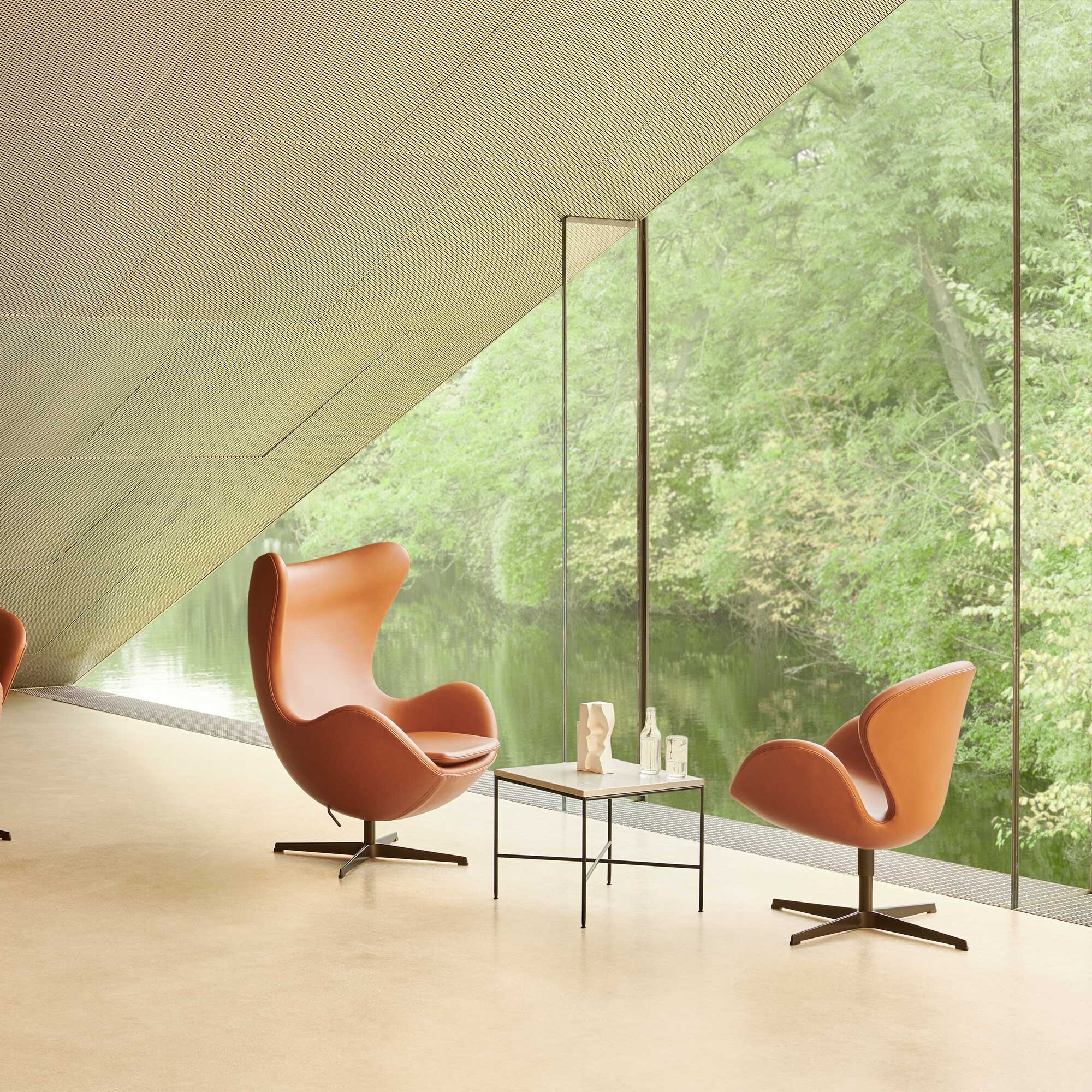 Swan™ Chair Leather Brown Bronze Base