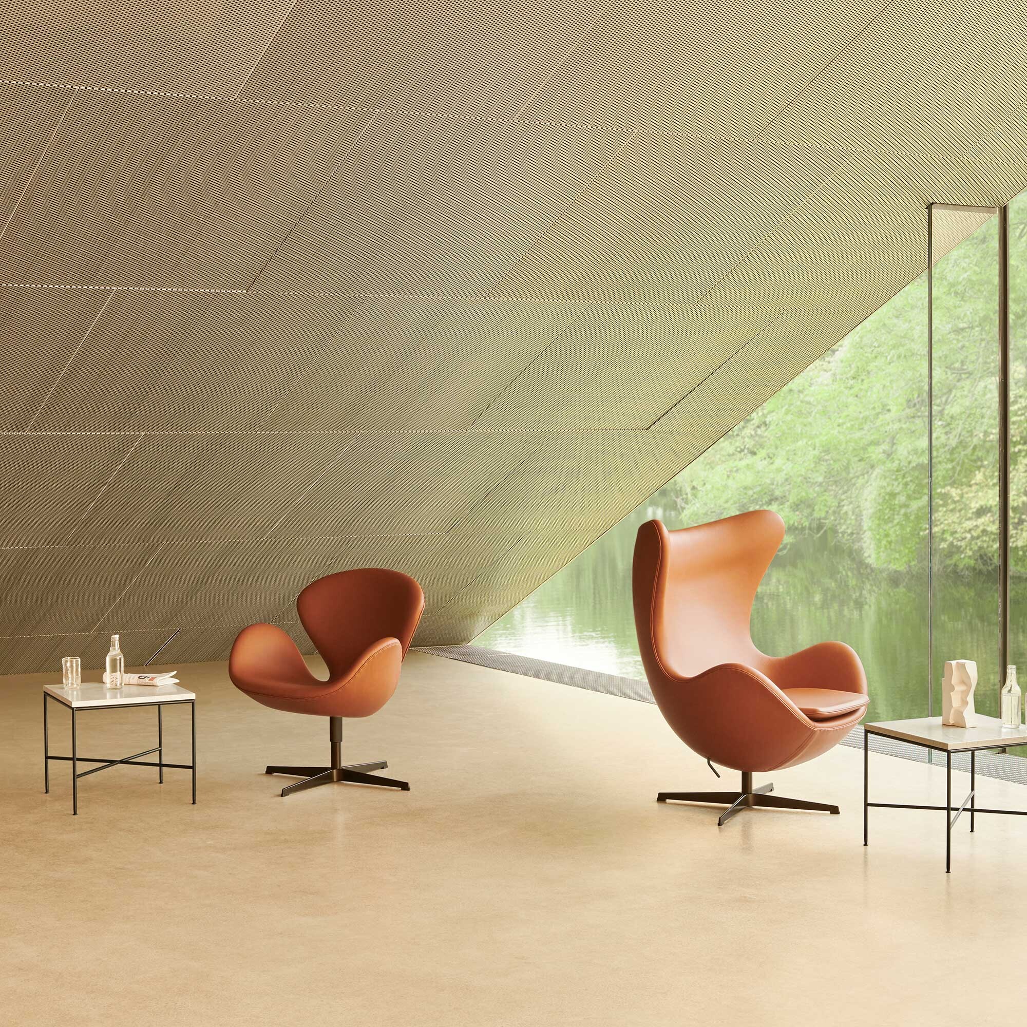 Swan™ Chair Leather Brown Bronze Base