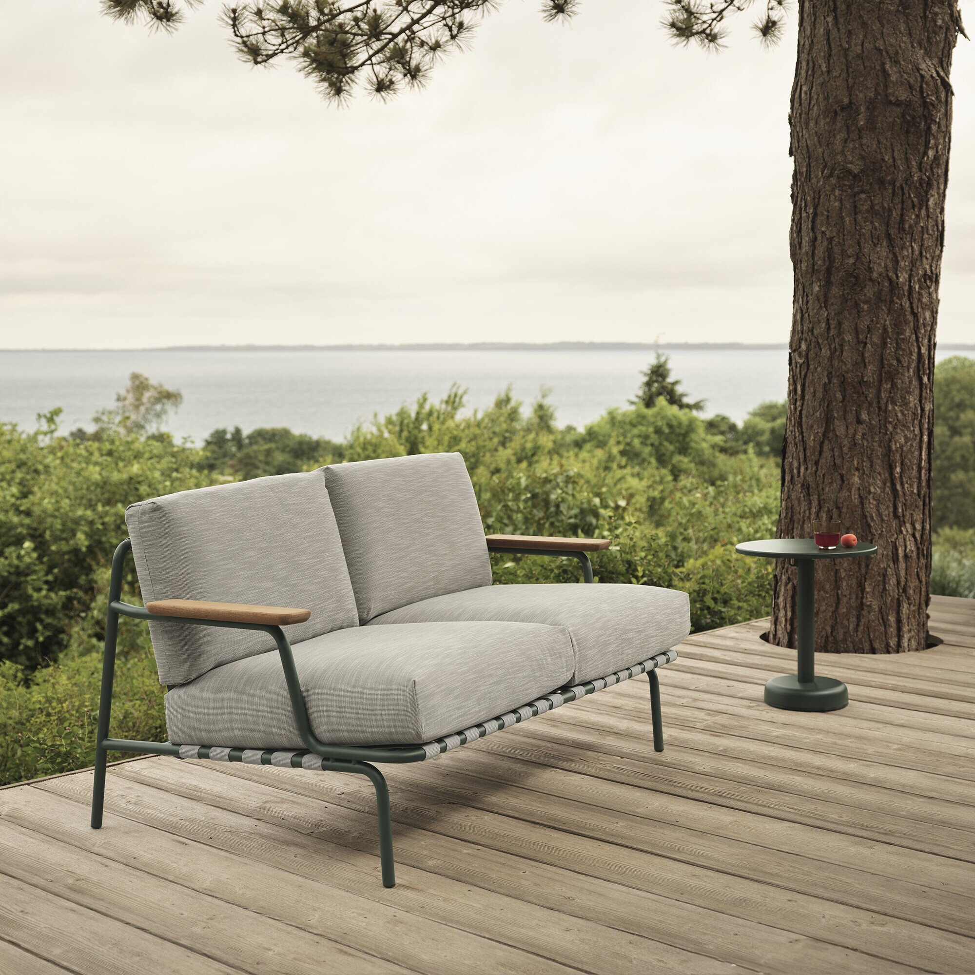 Settle Outdoor 2-Seater Sofa